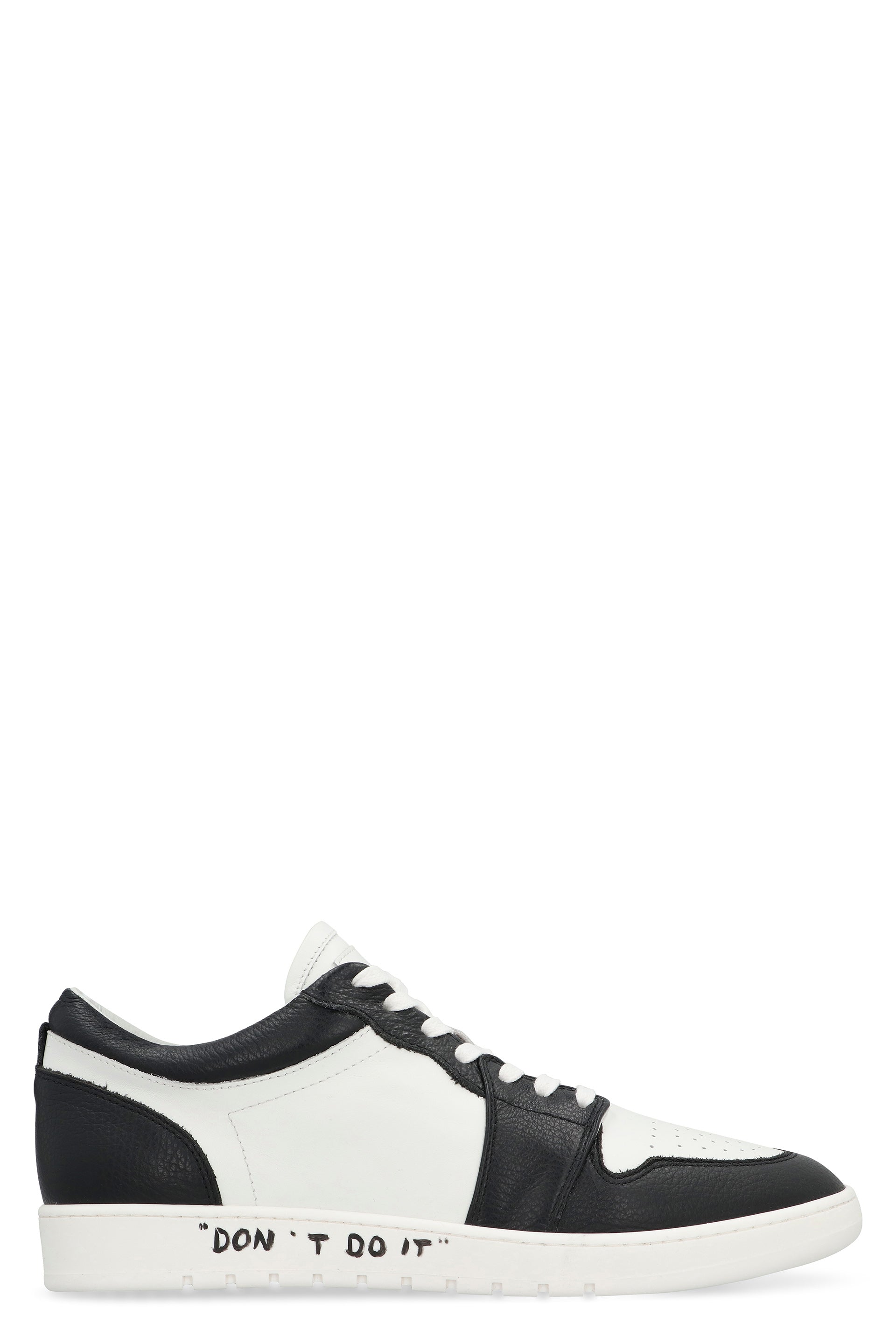 Leather low-top sneakers