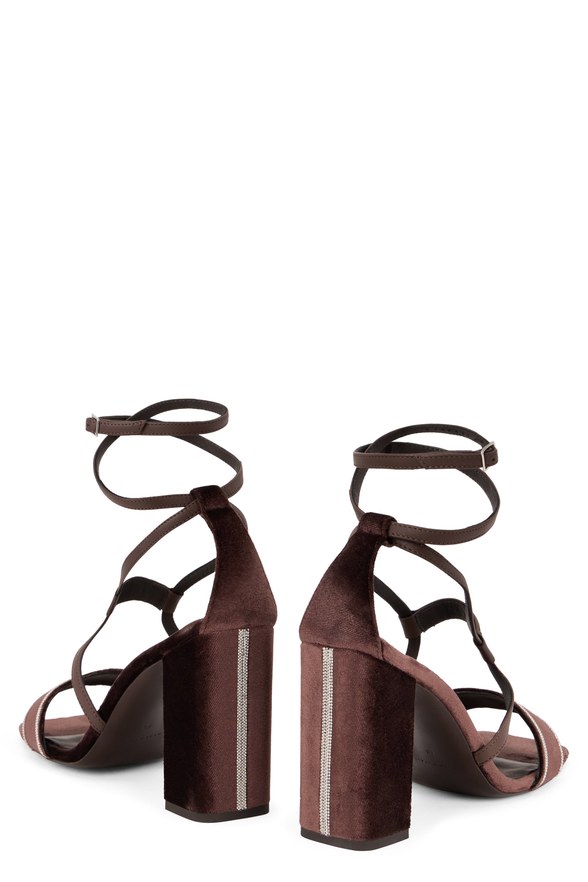 Elegant wedge sandal with a chic design.