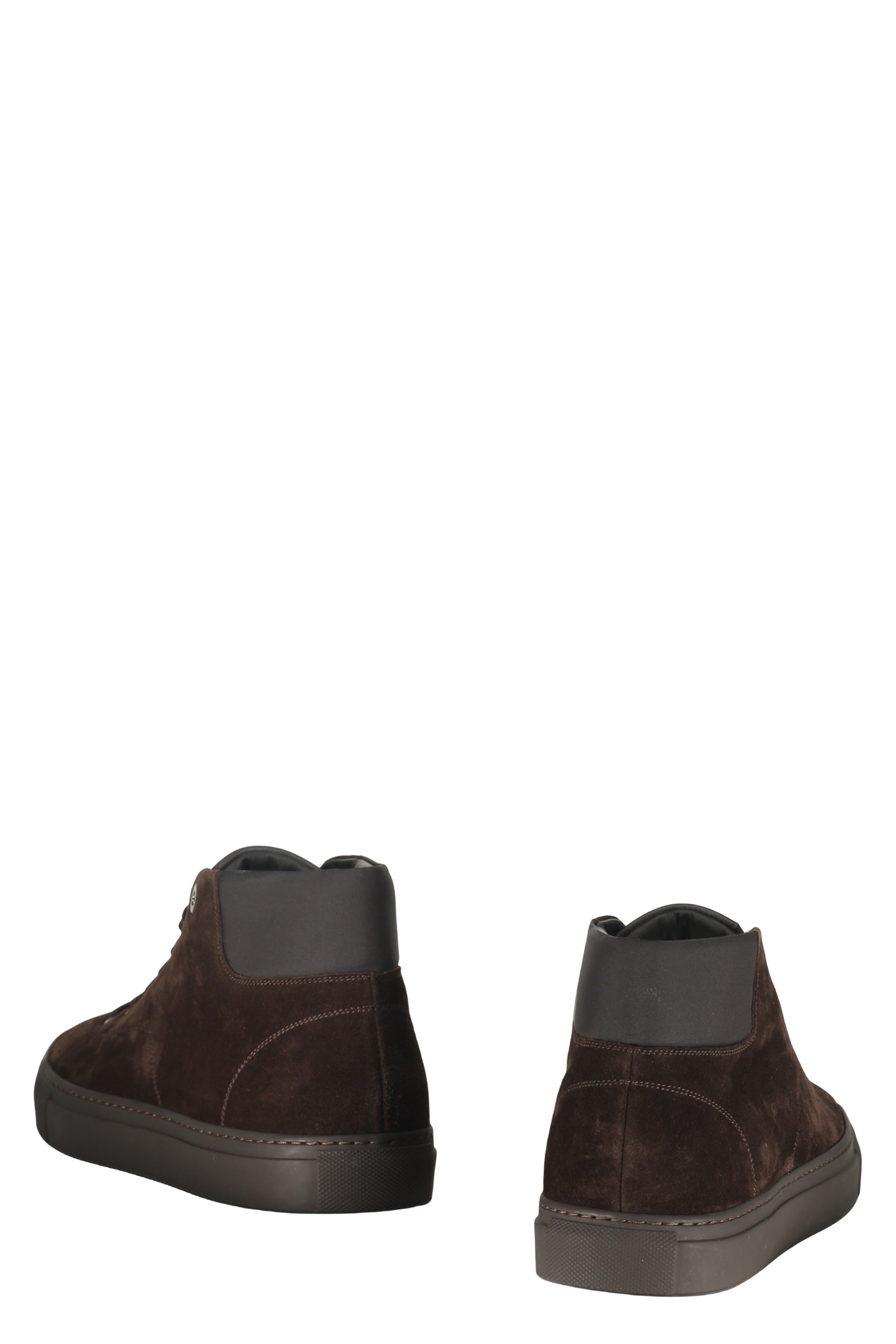 Dark leather shoes, versatile and refined