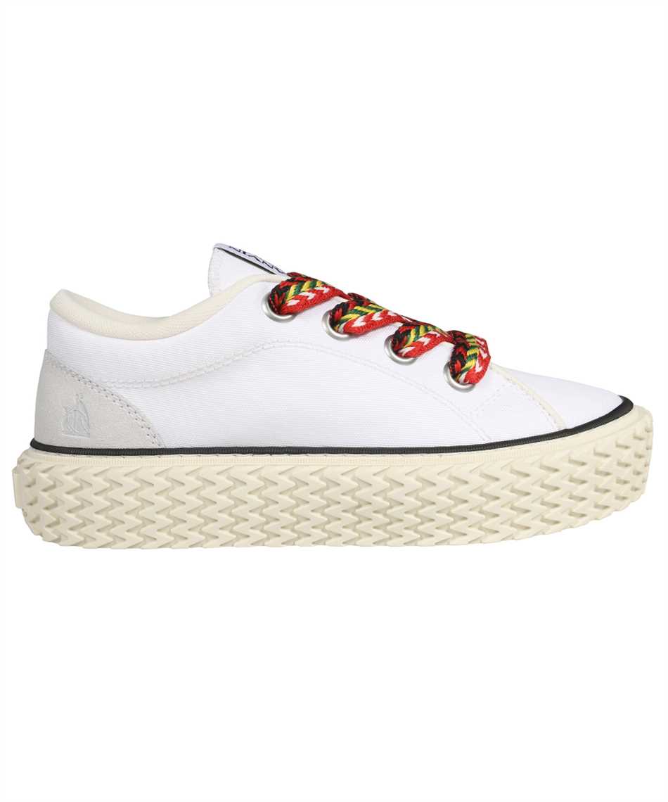 Low-top sneakers