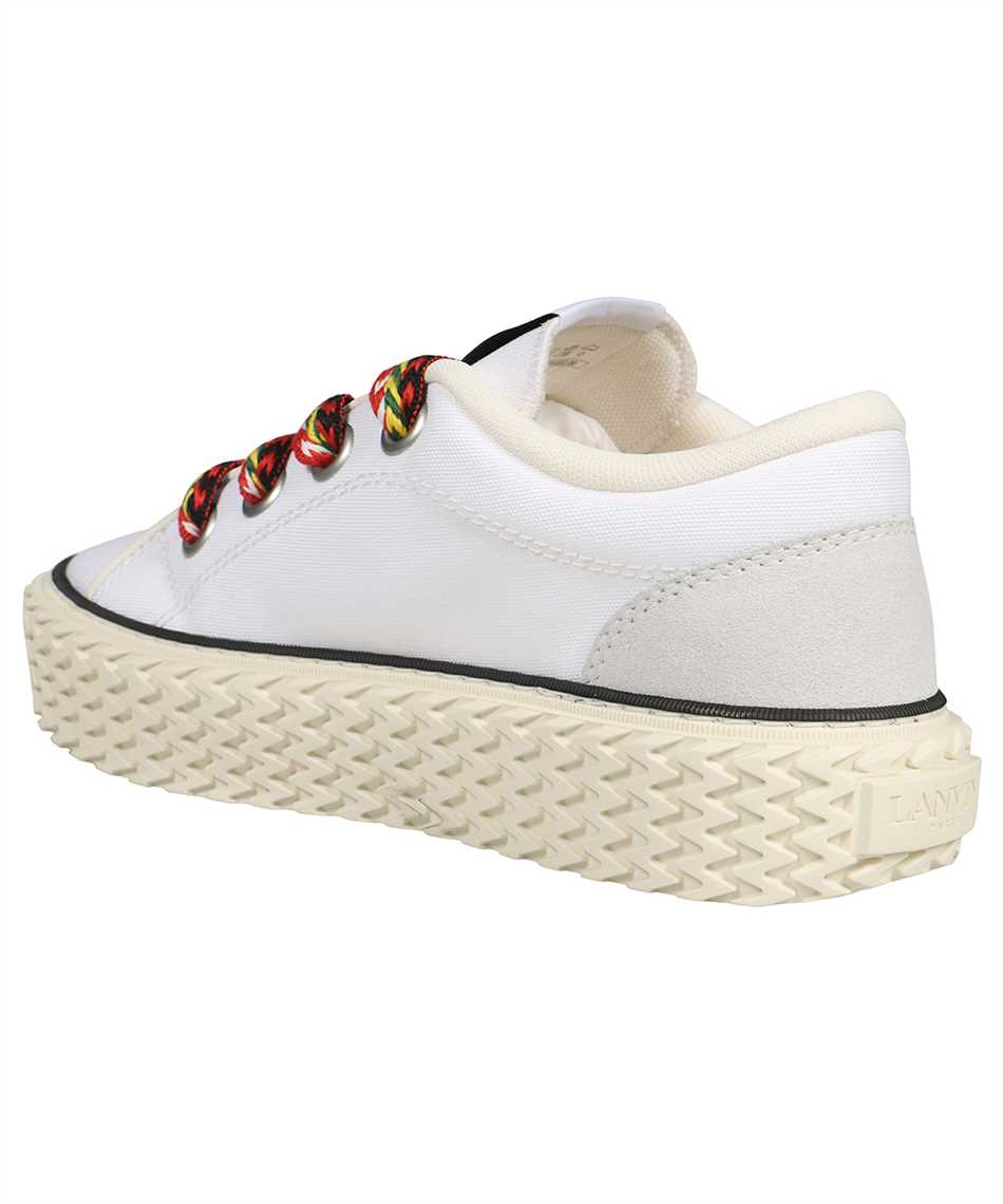 Low-top sneakers