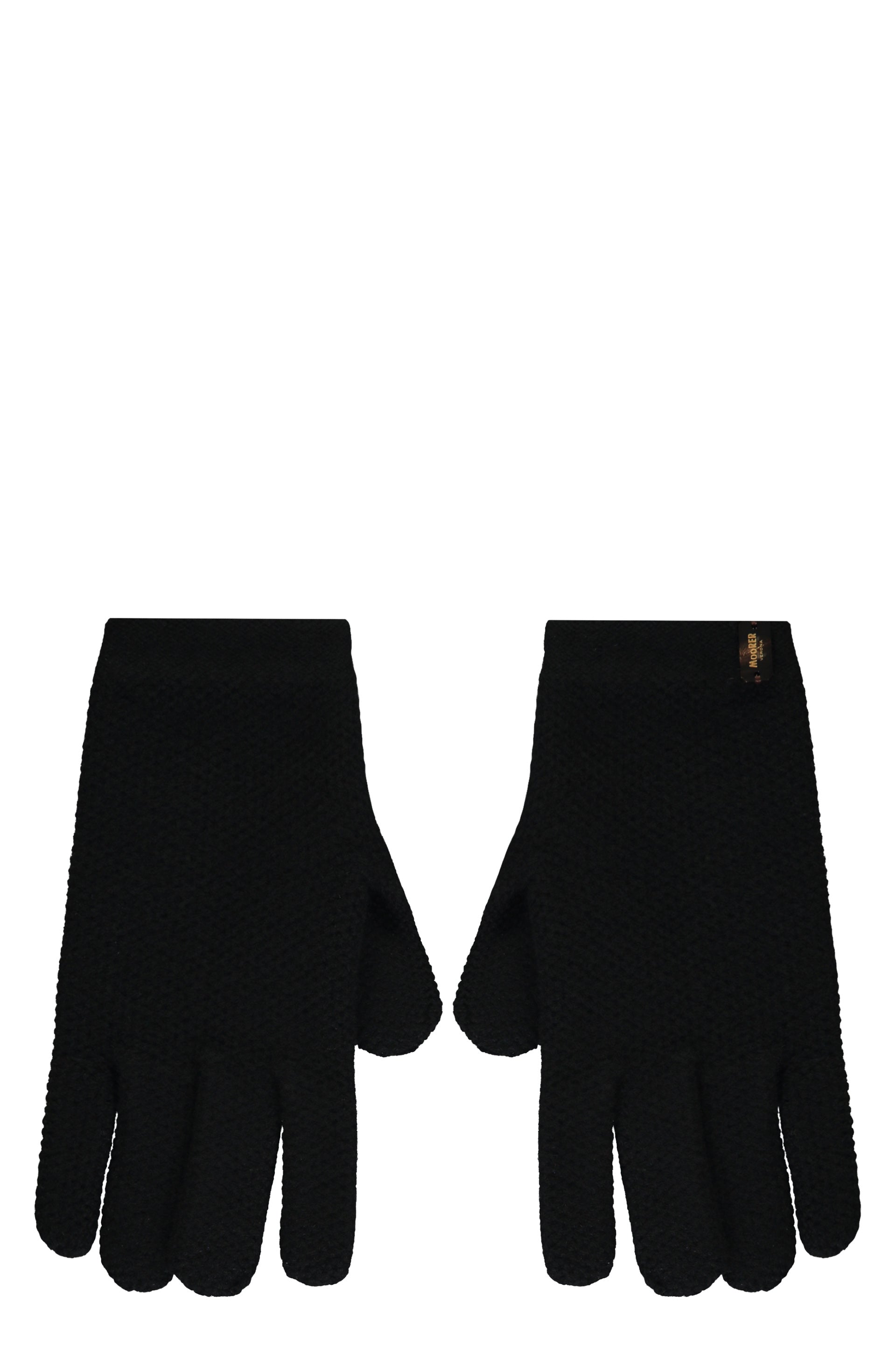 Knitted gloves