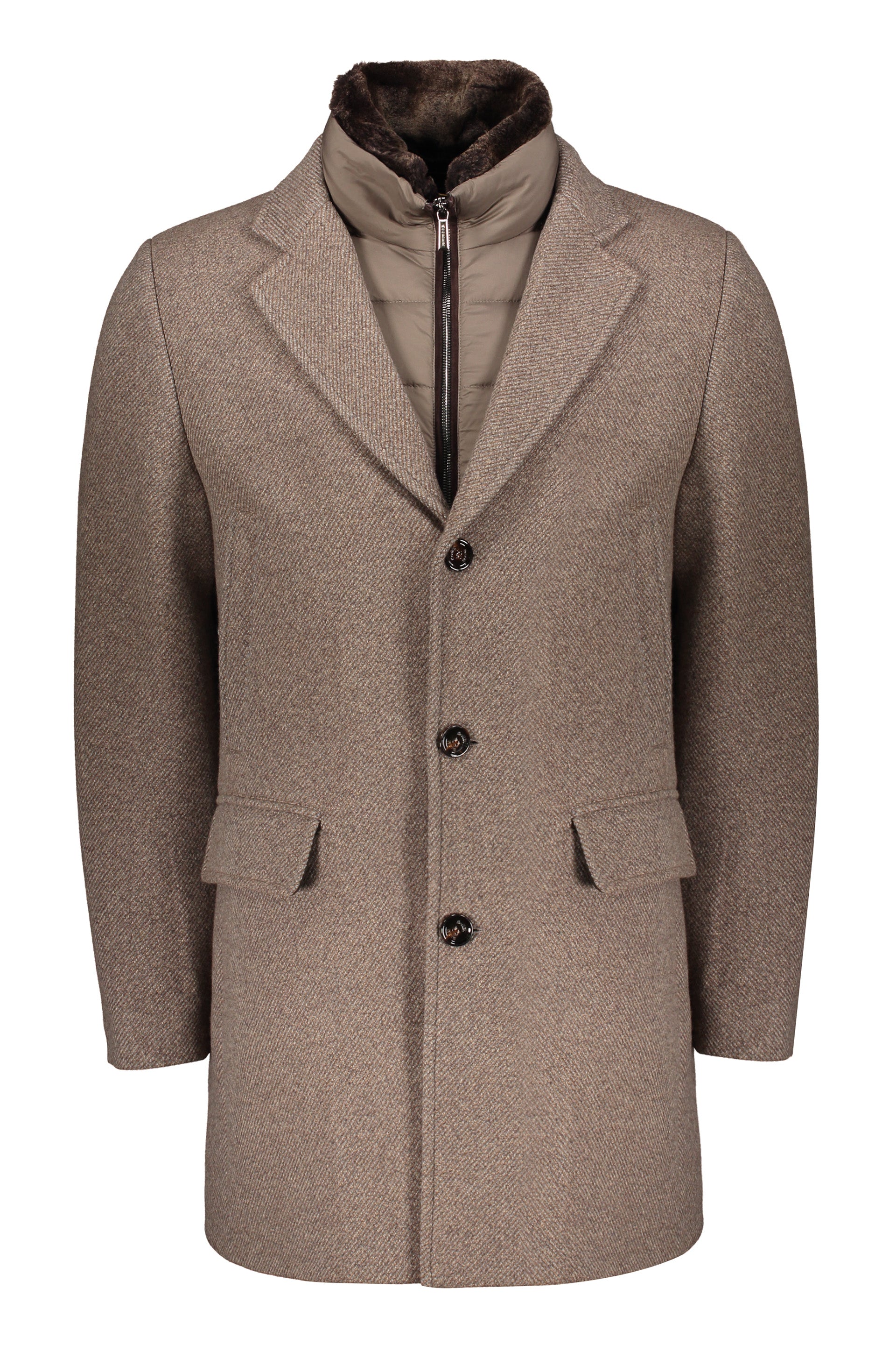 Elegant beige coat with modern collar