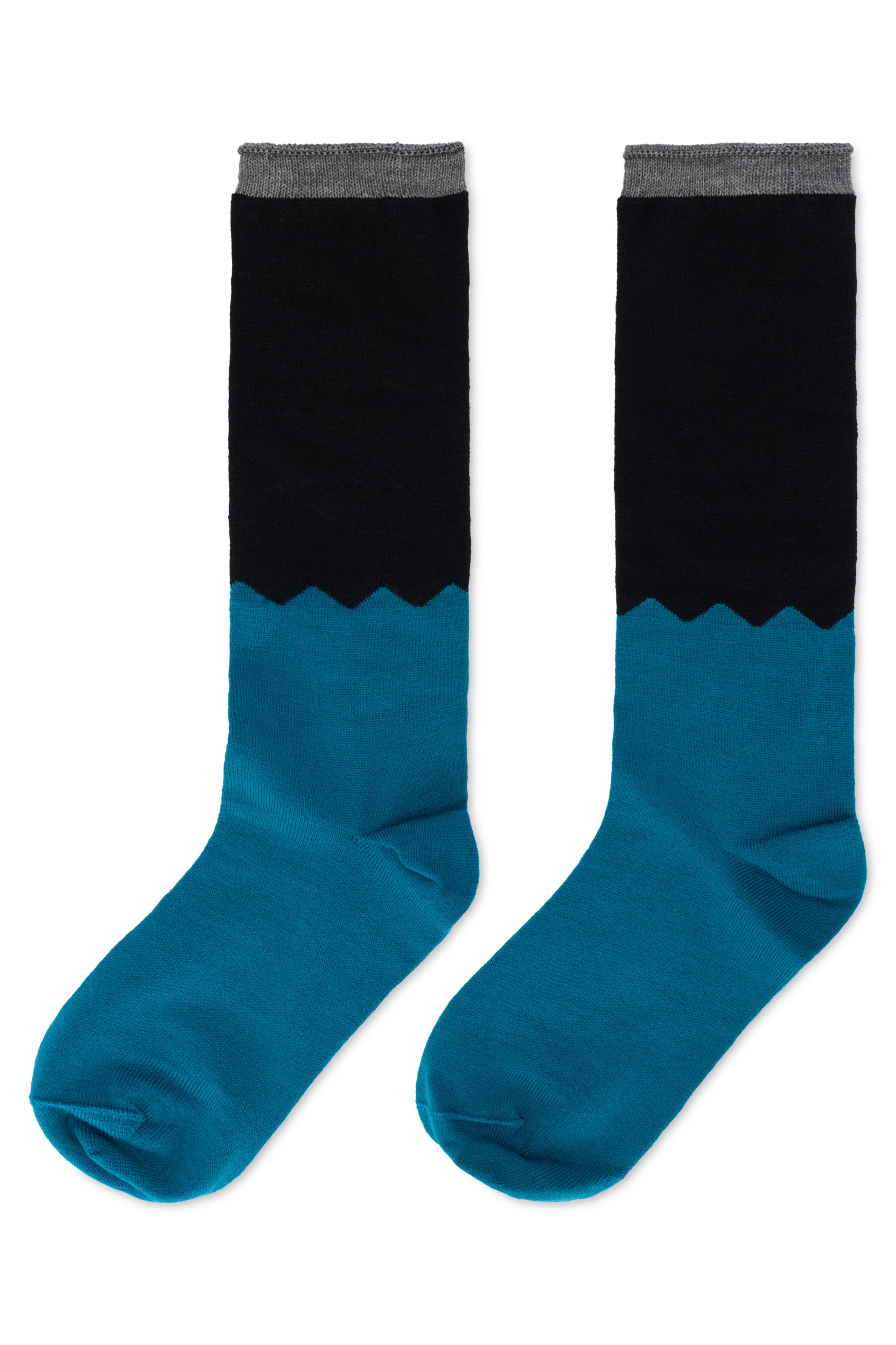 Socks in black and turquoise, comfortable and versatile.