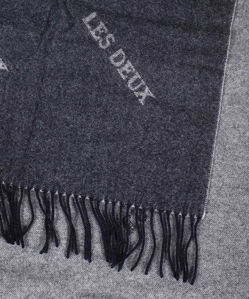 Wool scarf