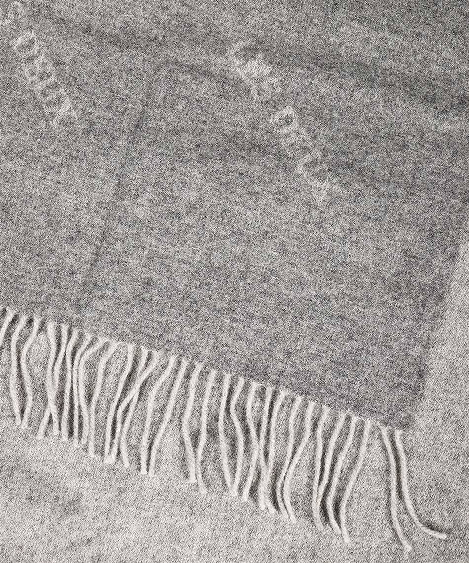 Wool scarf with fringes