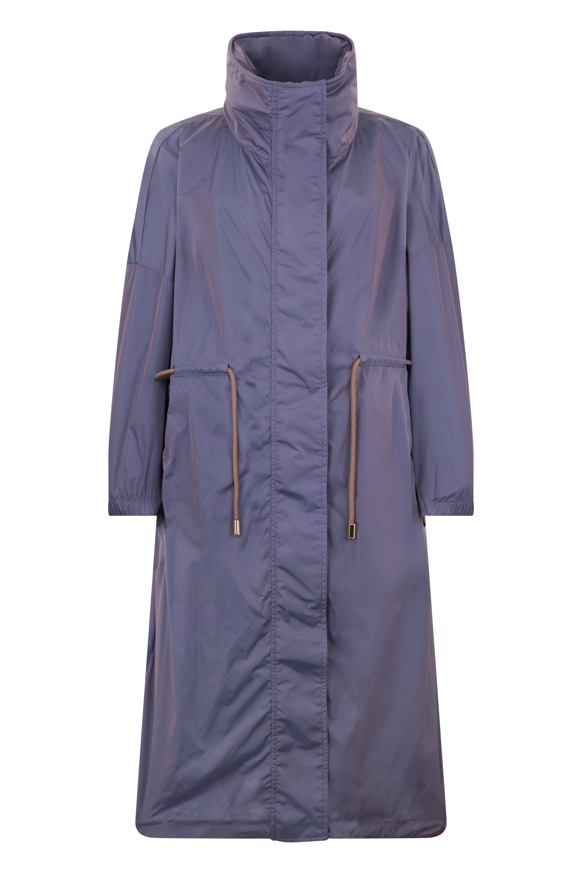 Long lilac coat with buttons and belt at the waist.