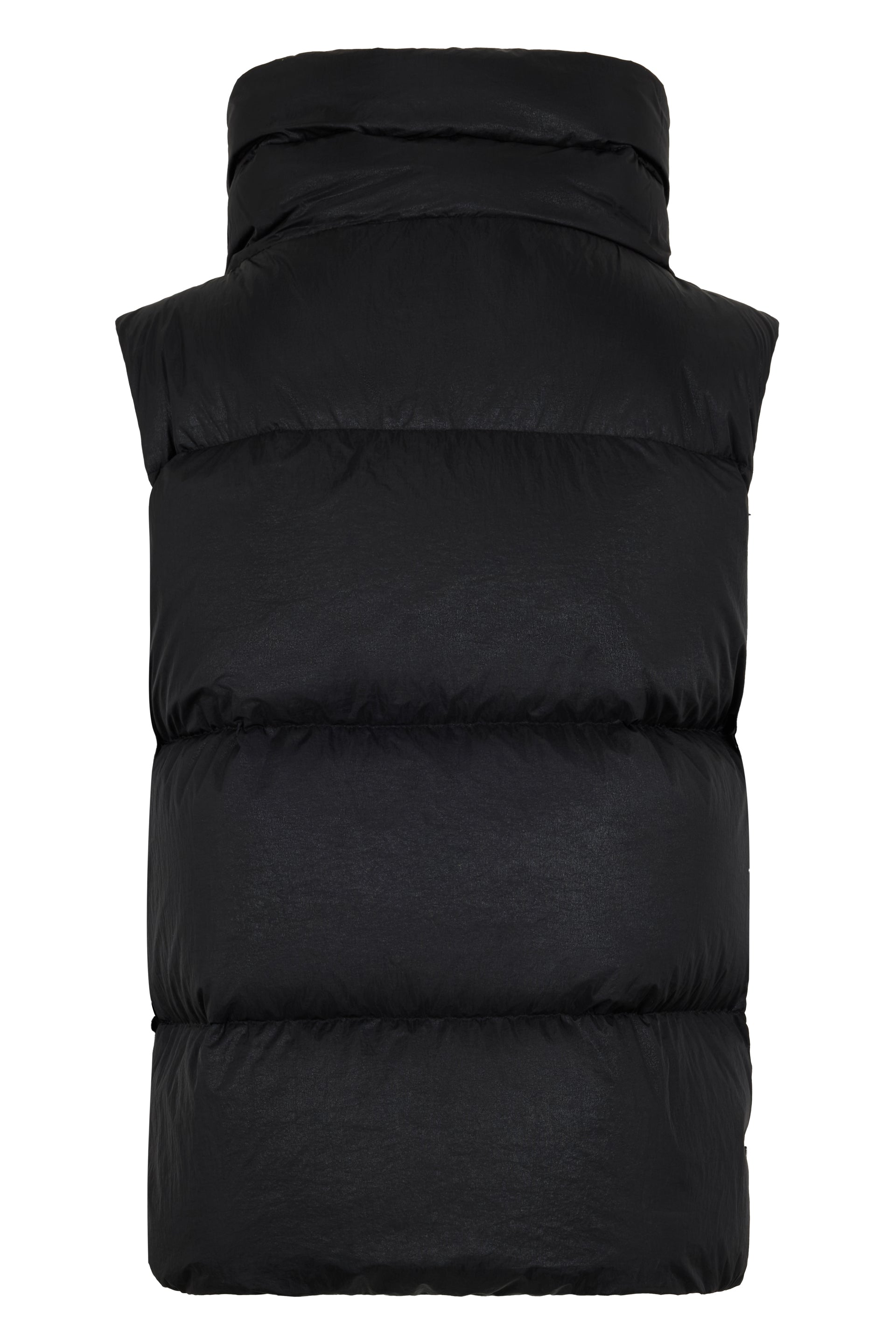 Elegant, modern and versatile padded vest.