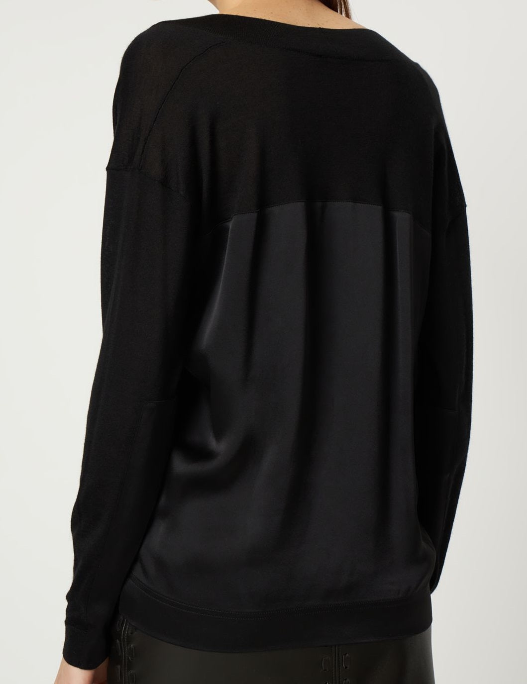 Elegant long-sleeve shirt with V-neck