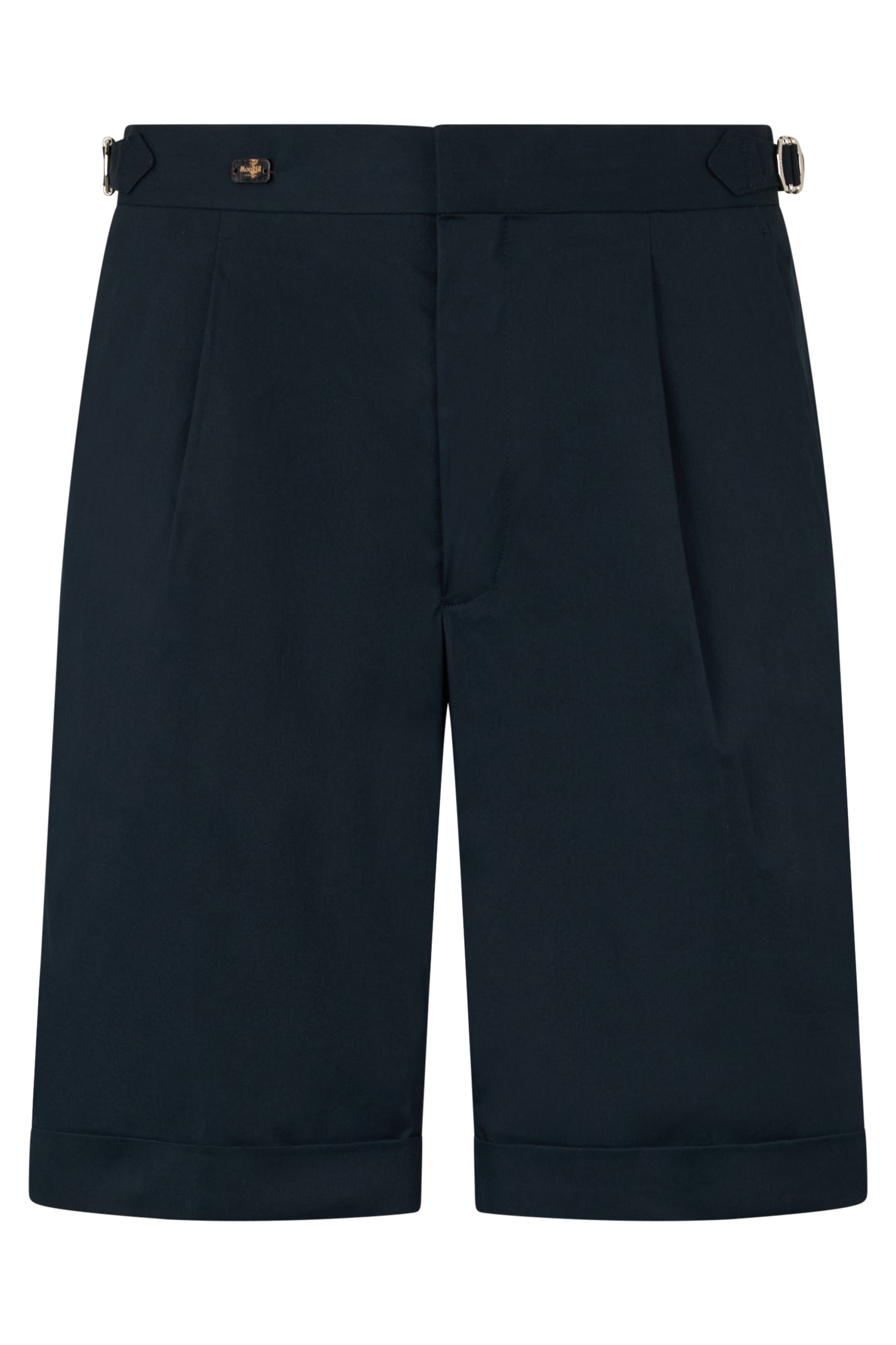 Dark blue summer bermudas and versatile.