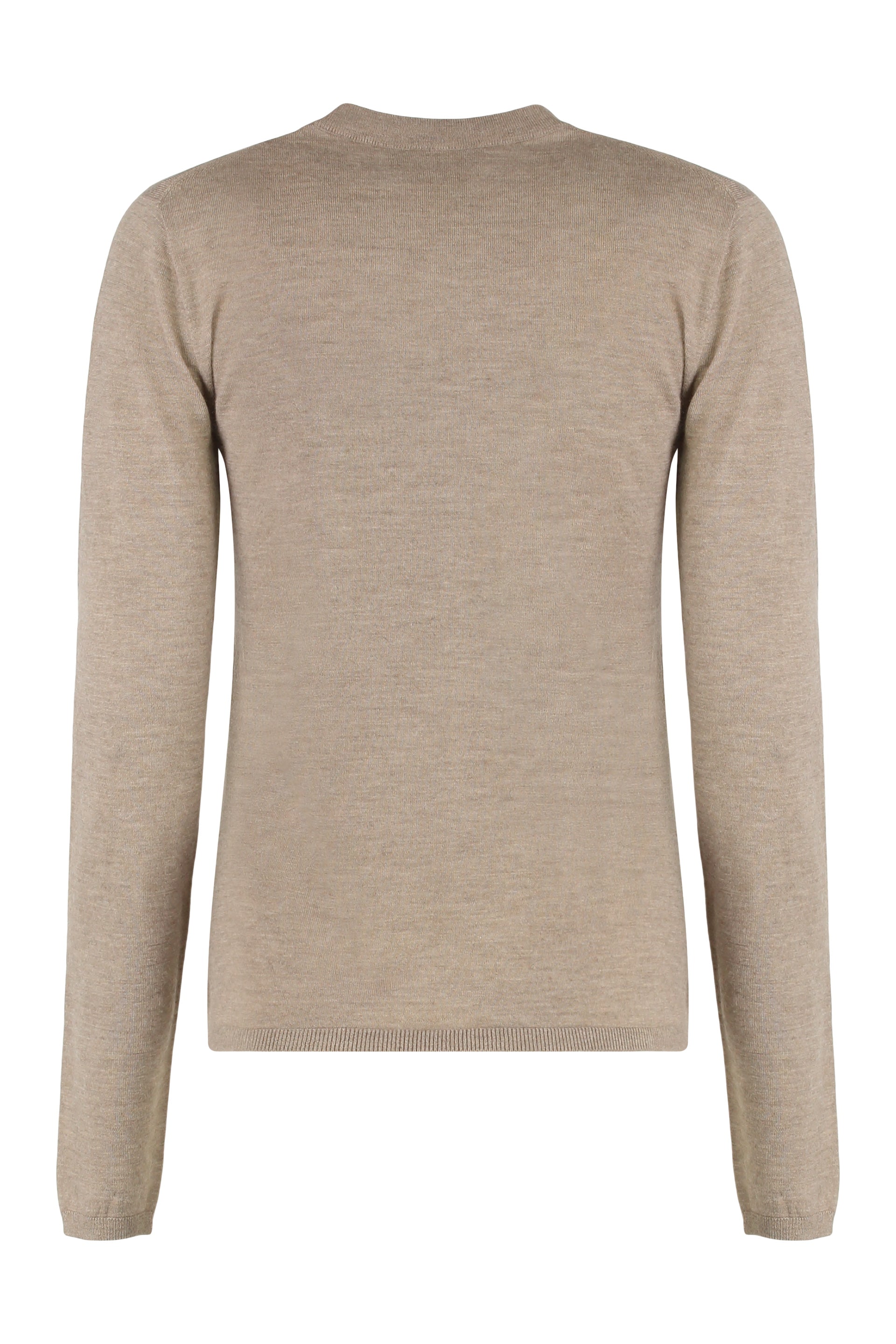 Lightweight cashmere knitwear