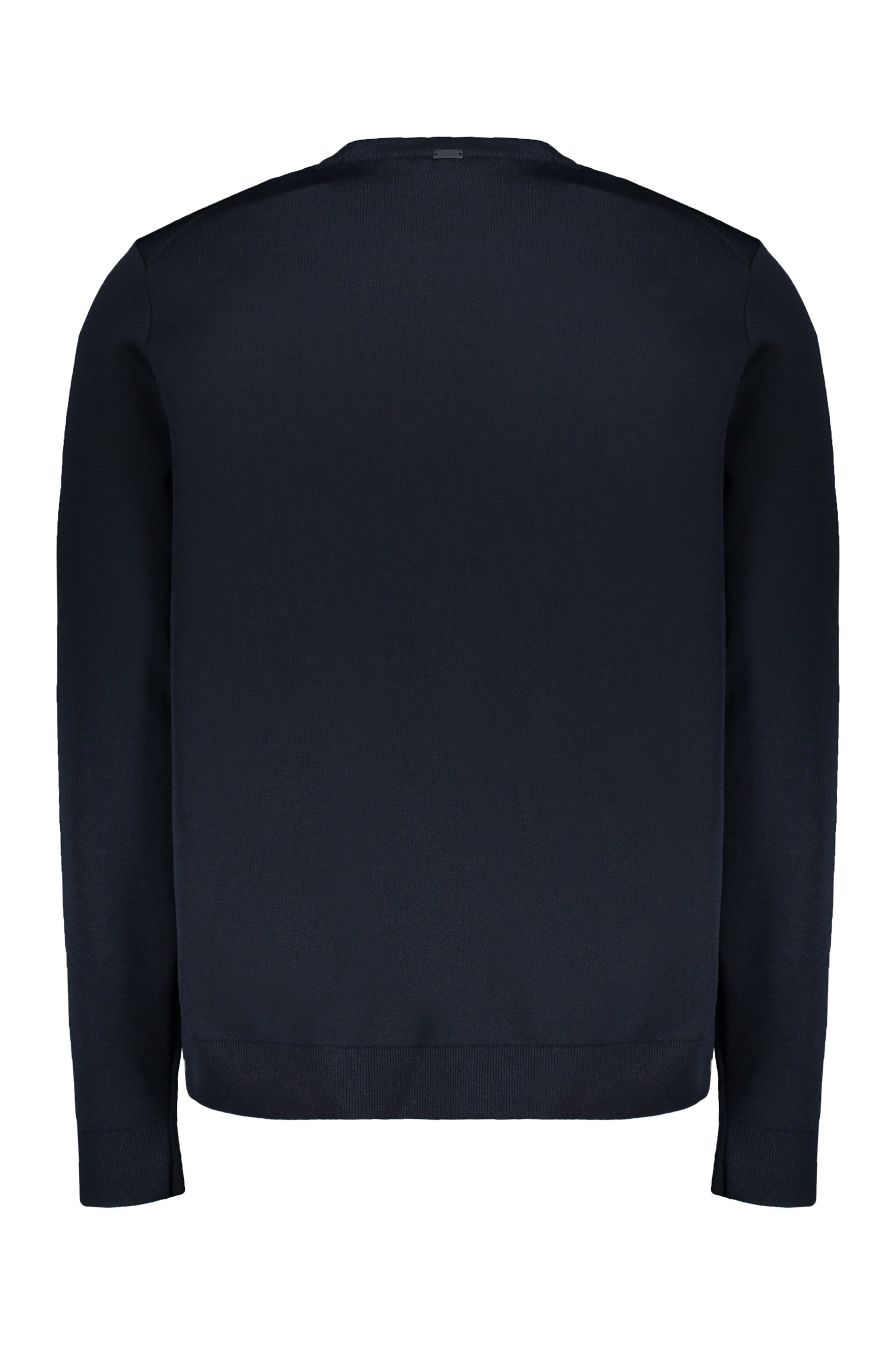 Crew neck long sleeve shirt