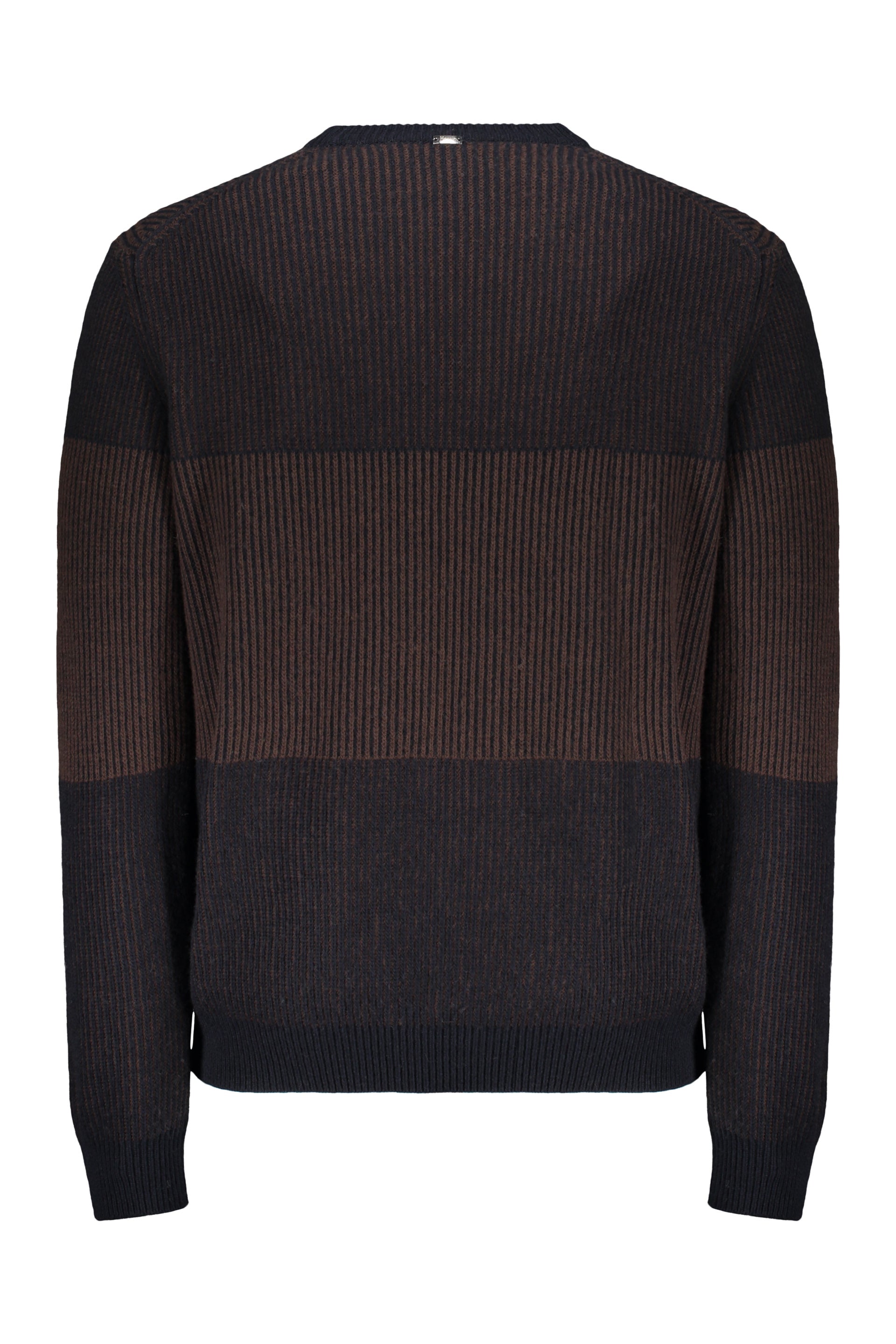 Elegant and Minimalist Black Sweater for Every Occasion