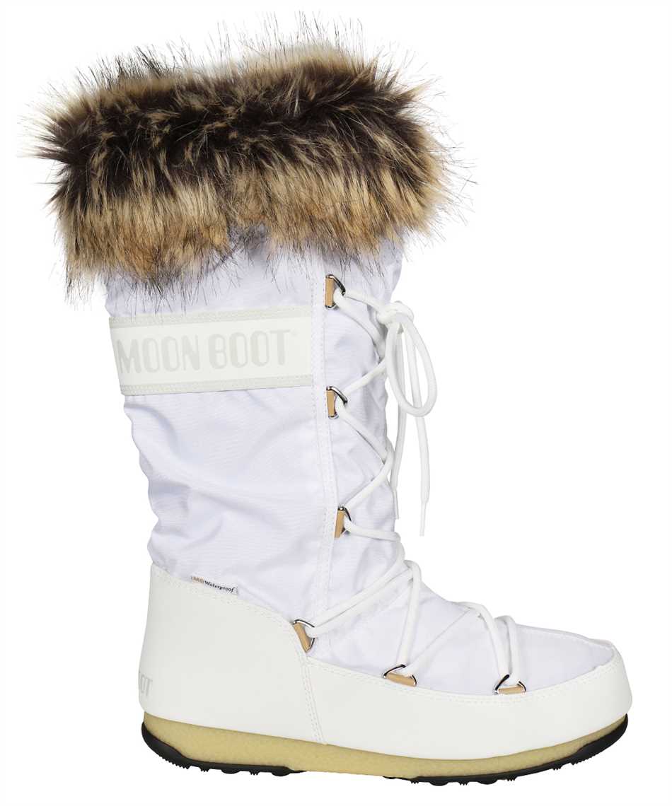 Snow boots