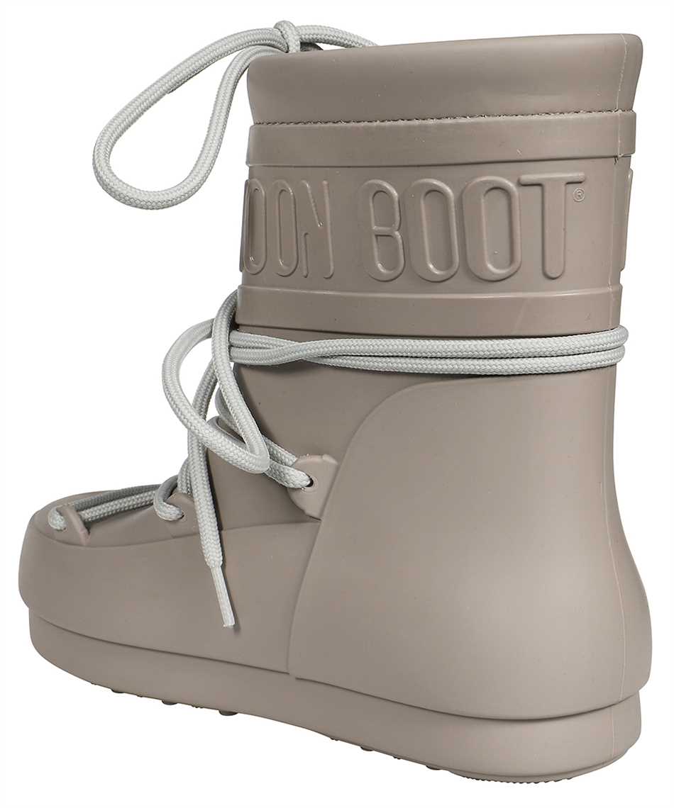 Rubber rain boots