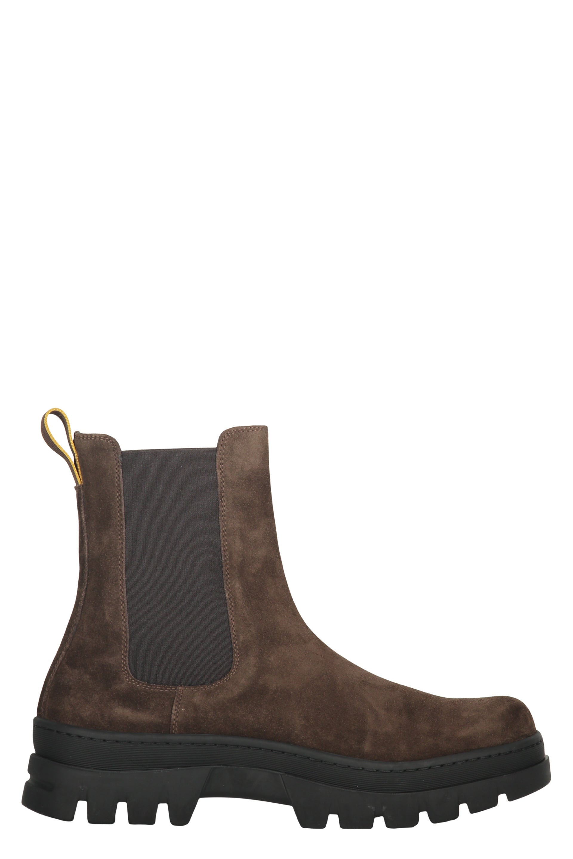 Elegant brown suede boot with anti-slip