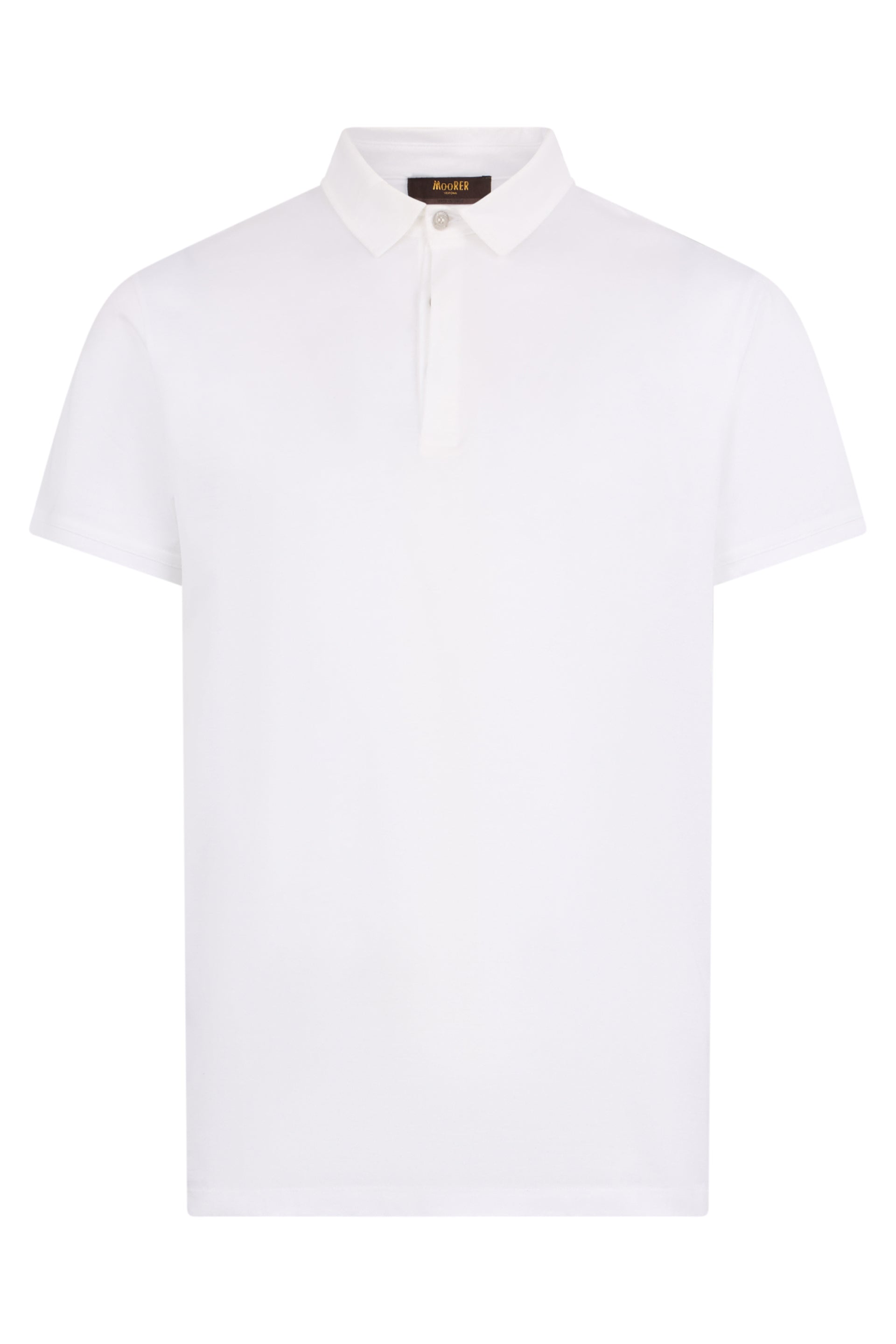 White polo shirt with short sleeves, casual and versatile.