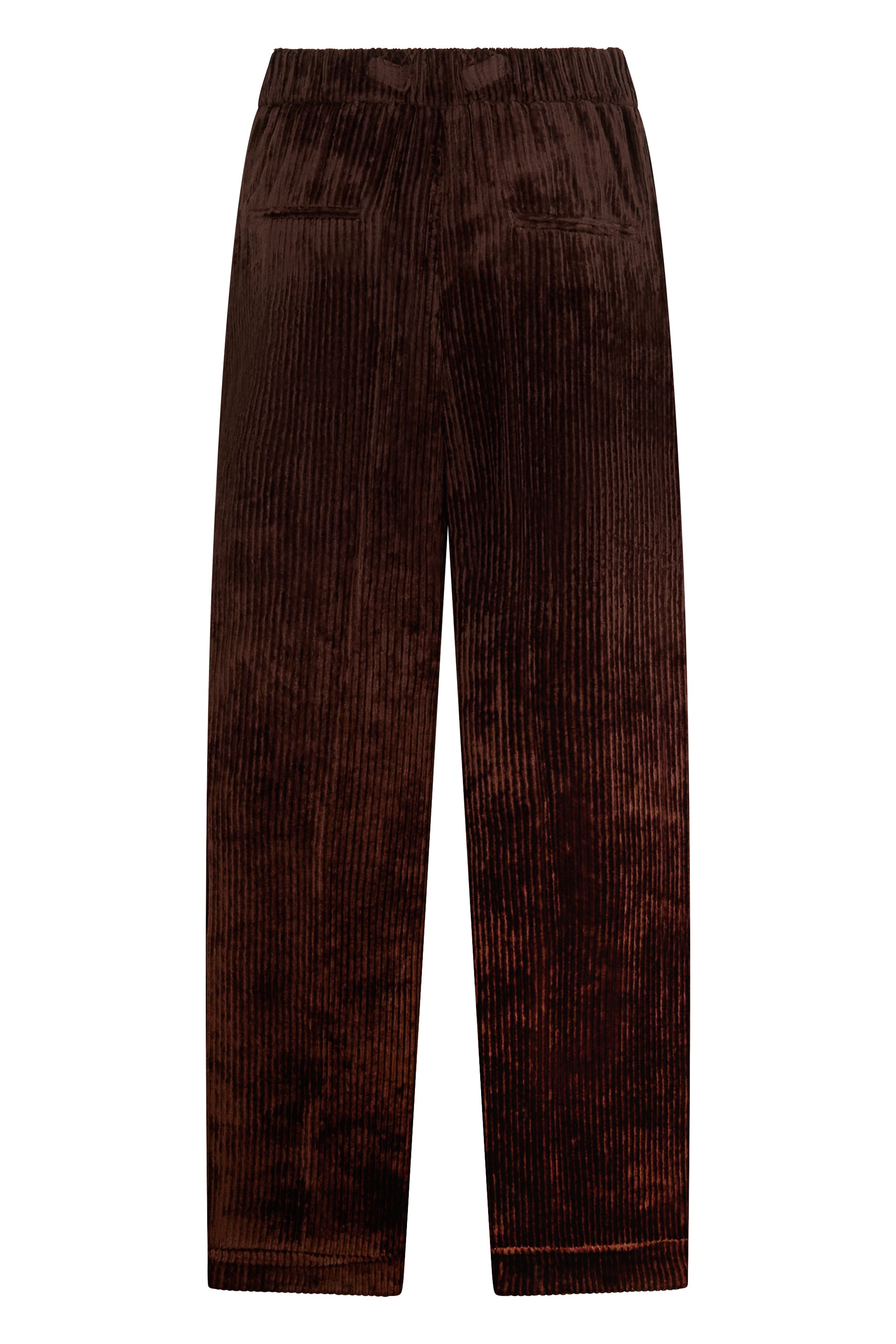 Straight brown trousers that offer comfort and elegance.