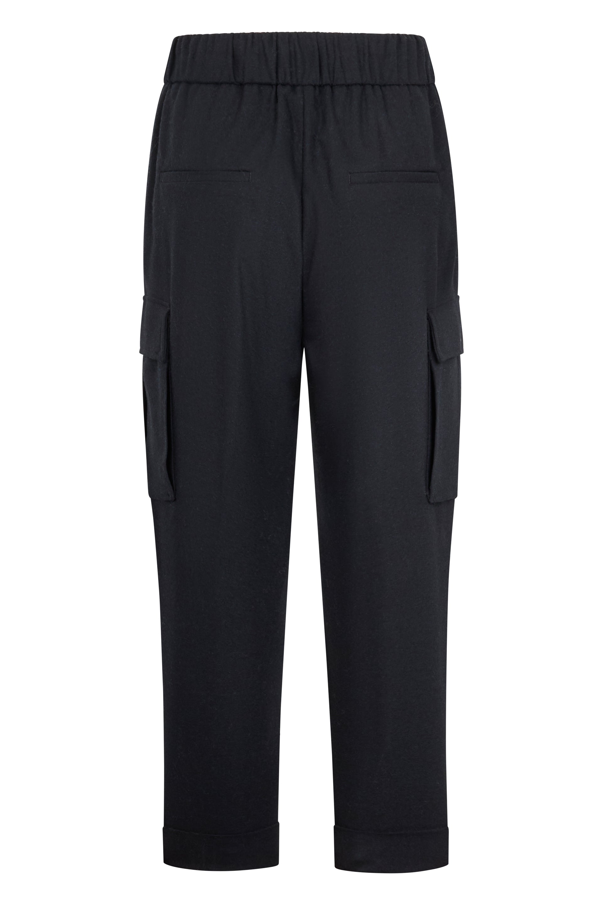 Black crop pants with casual and minimalist design.