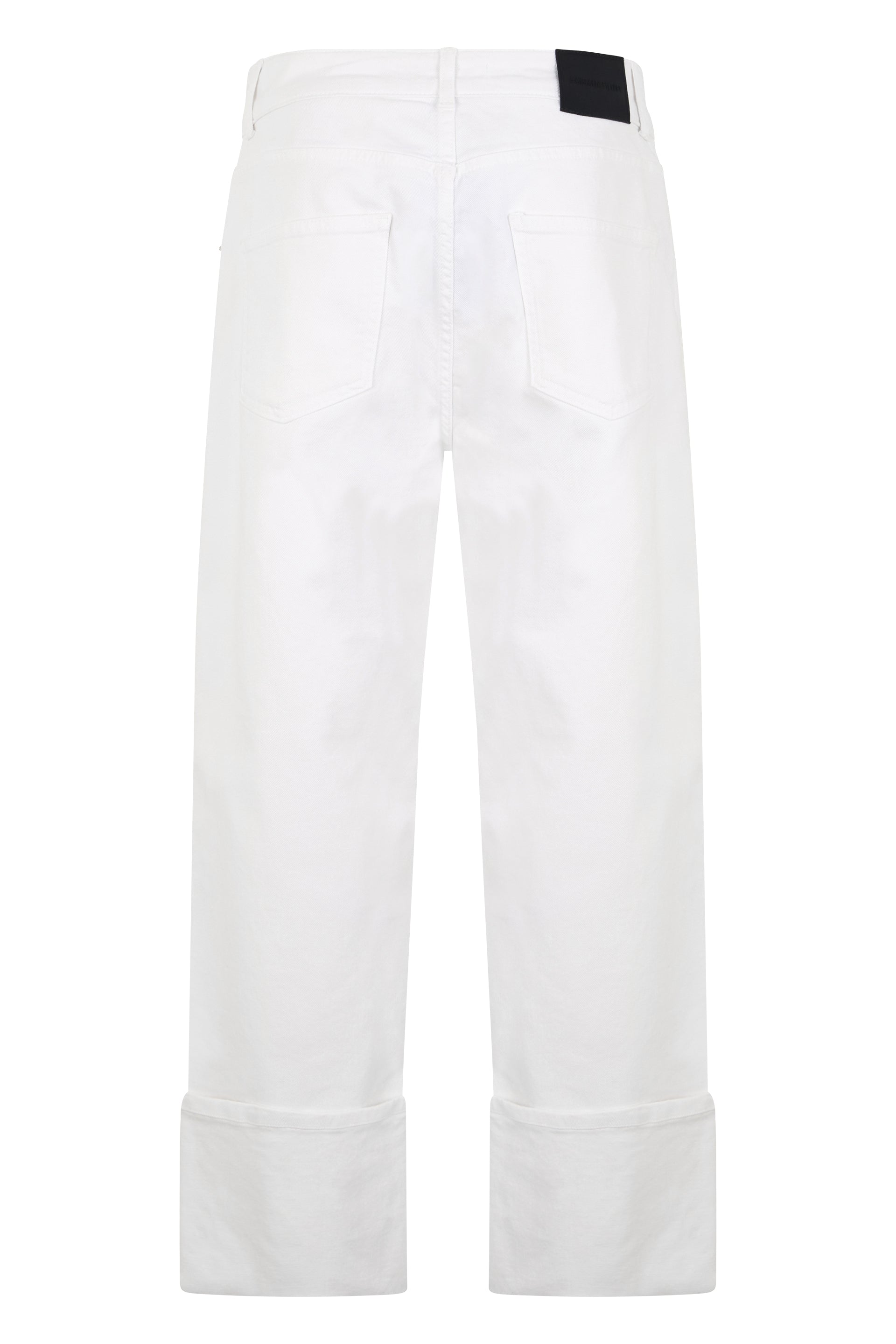 White denim pants, casual and versatile.