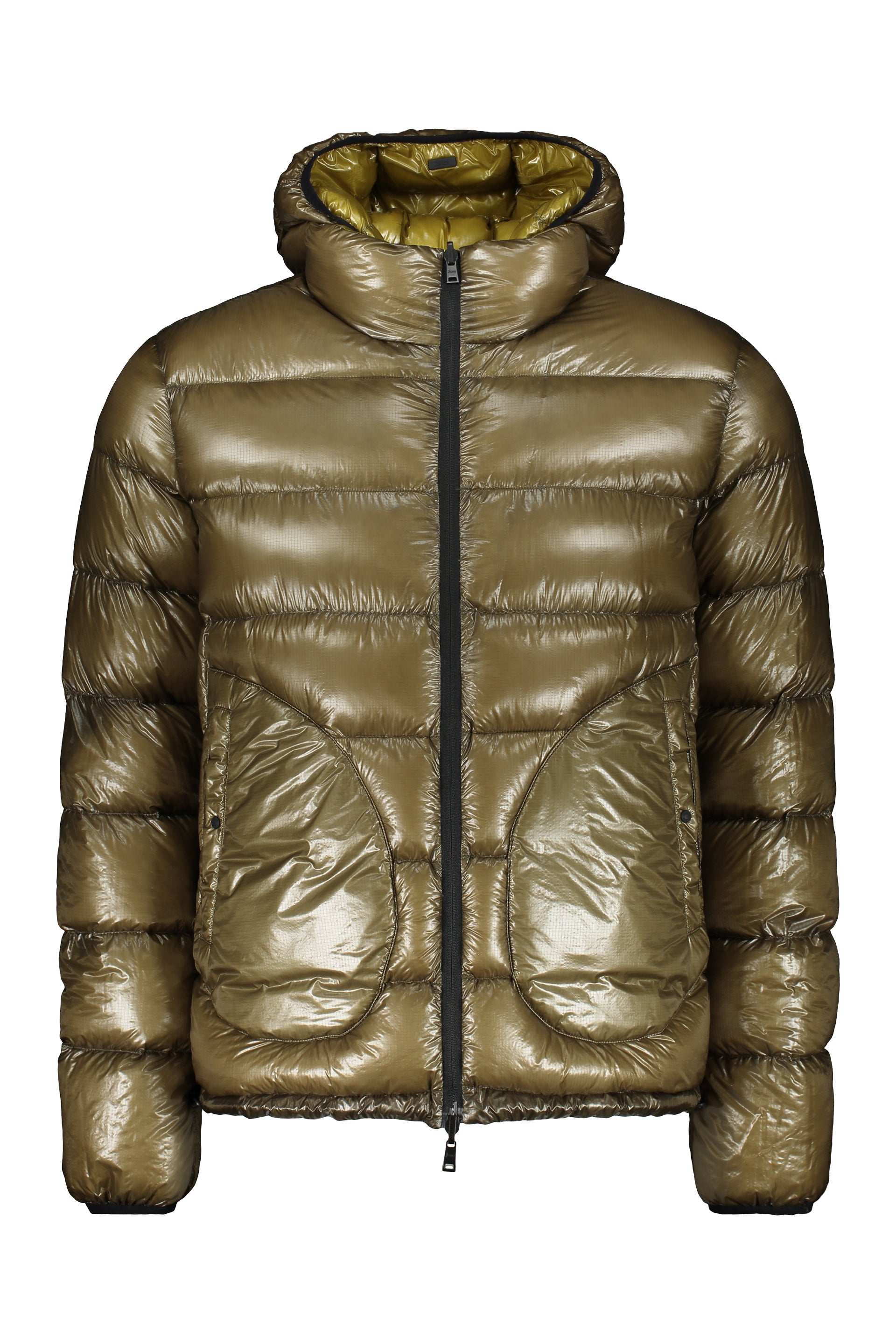 Lightweight reversible down jacket