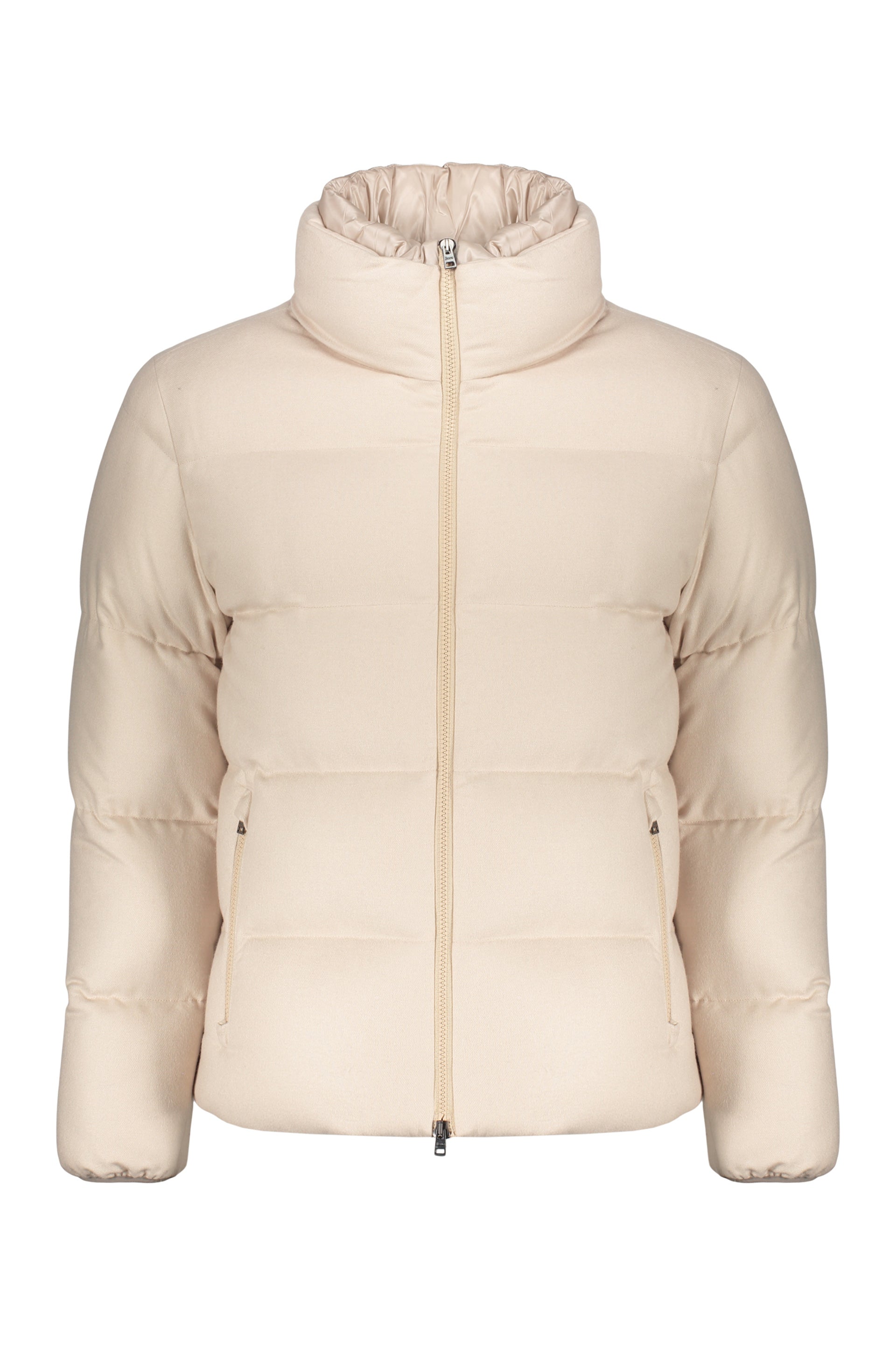 Modern, warm and versatile padded jacket