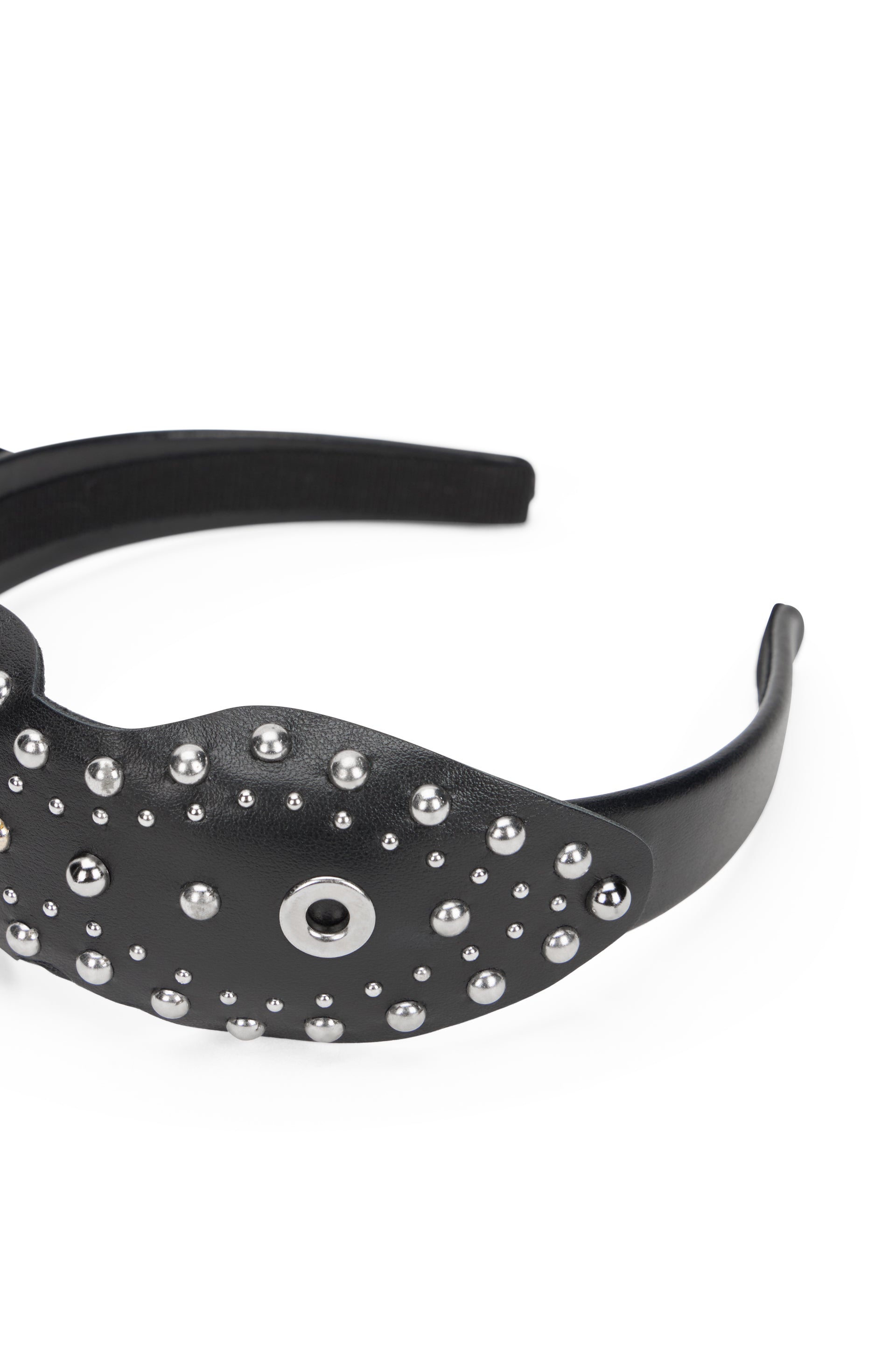 Headband for black hair with an elegant and versatile design.