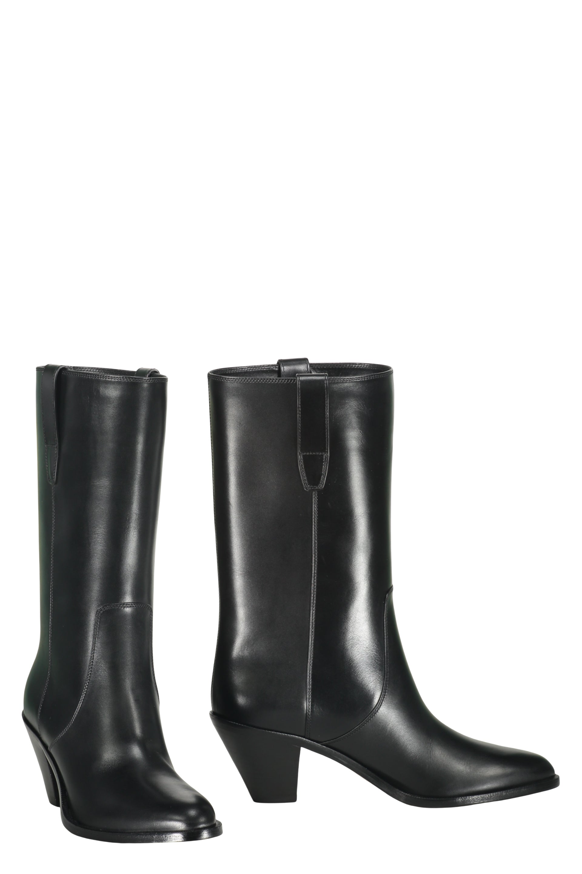 Elegant black leather boots
