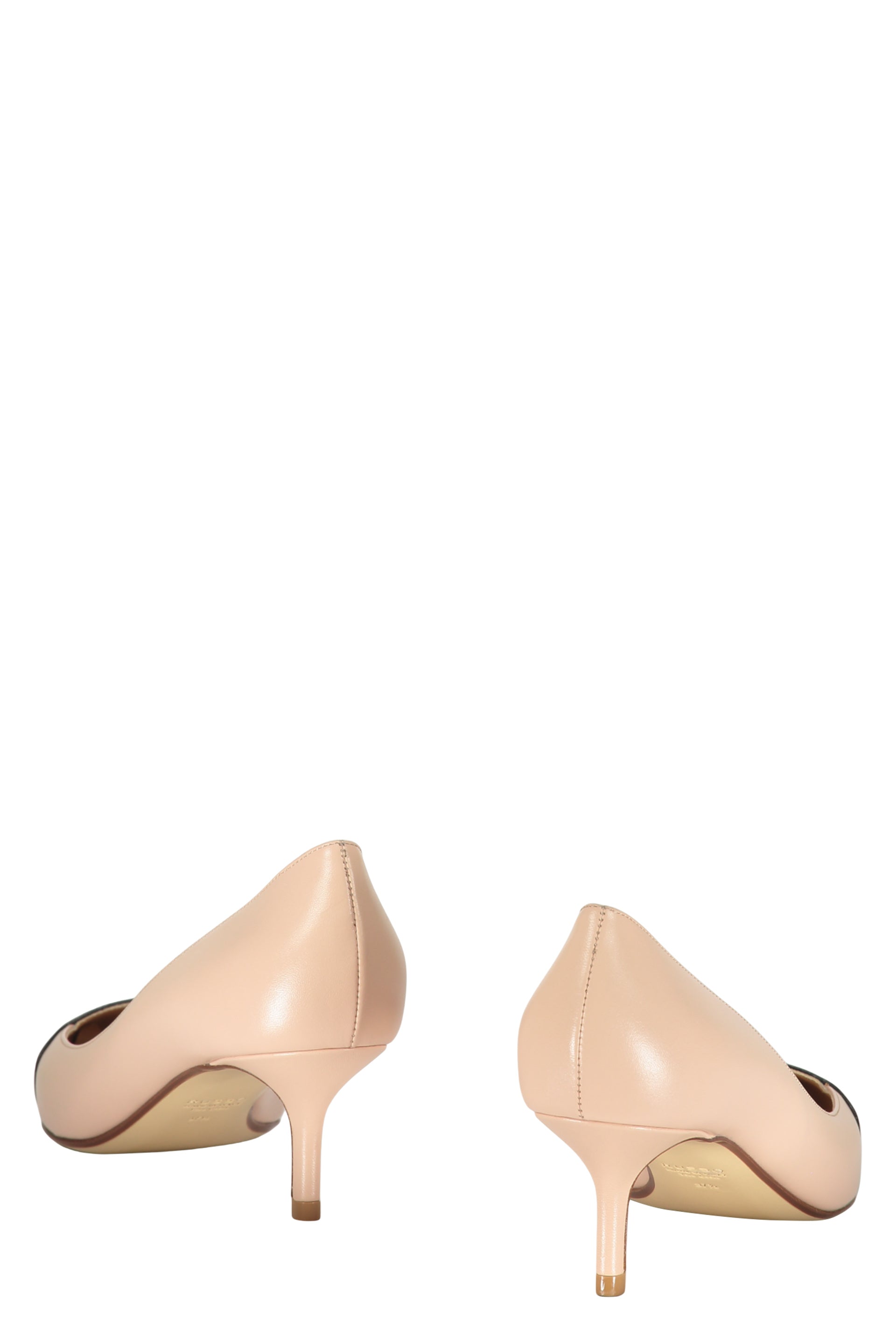 Leather pumps