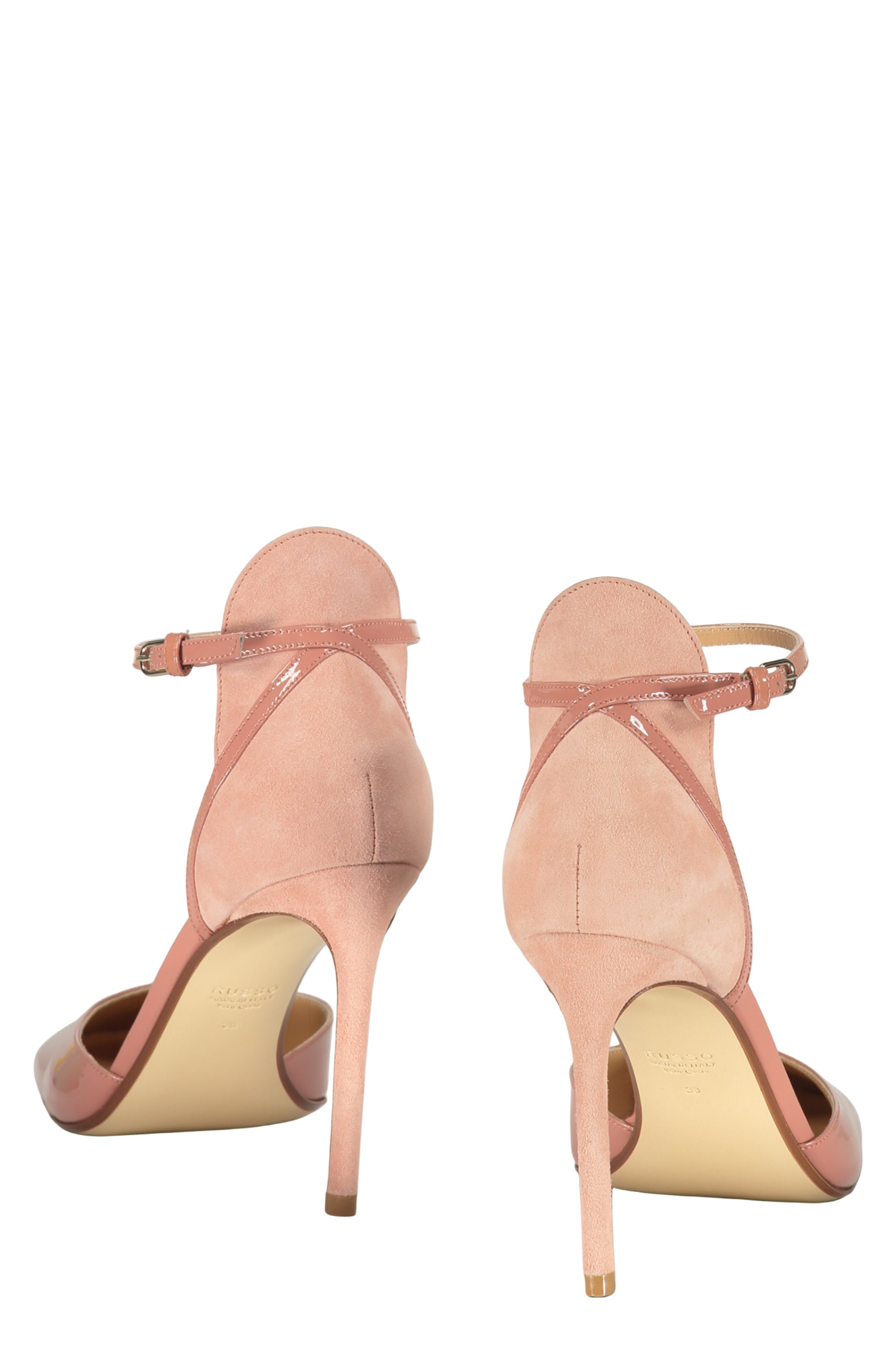 Décolleté in leather