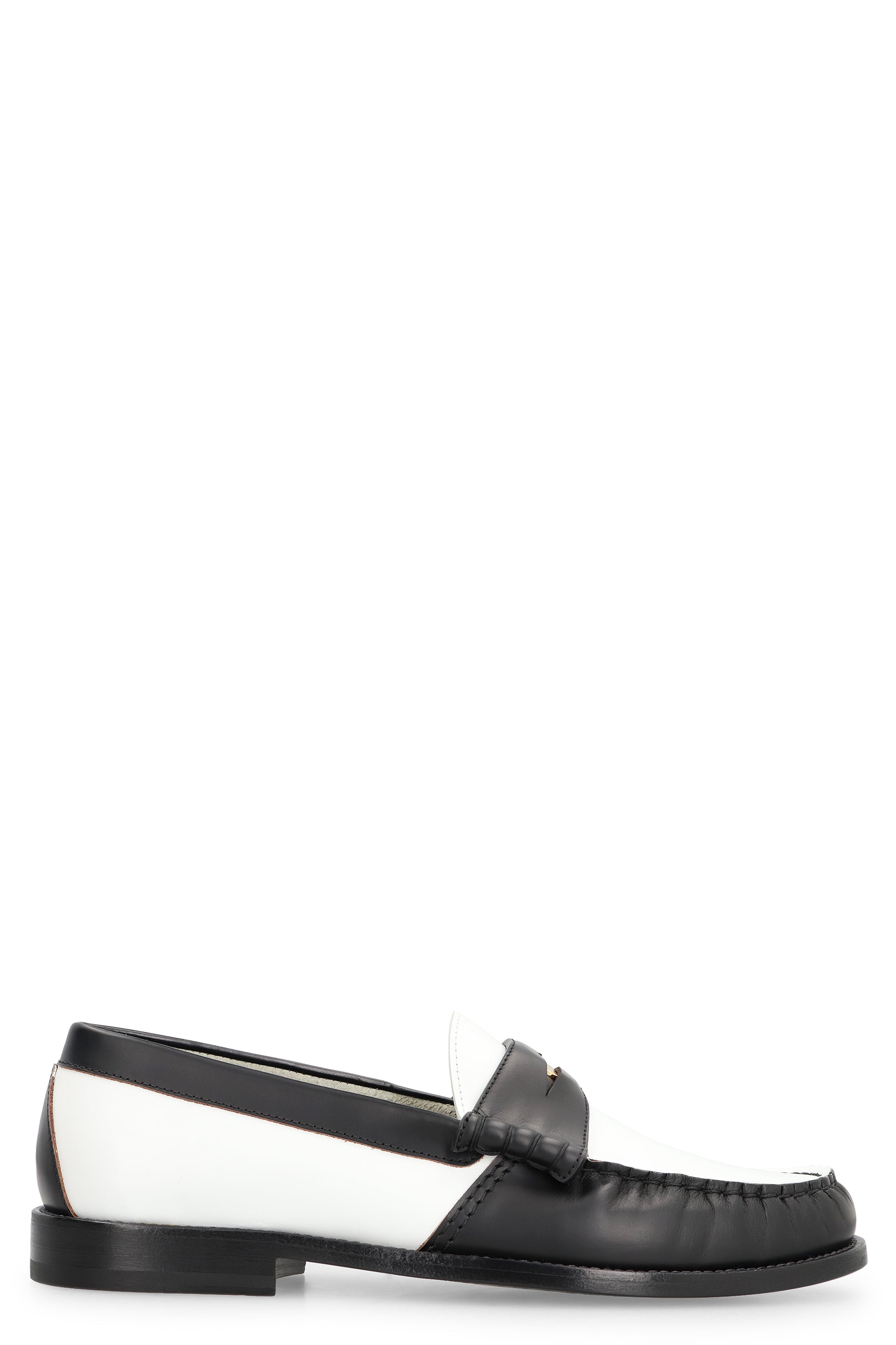 Faulty leather loafers