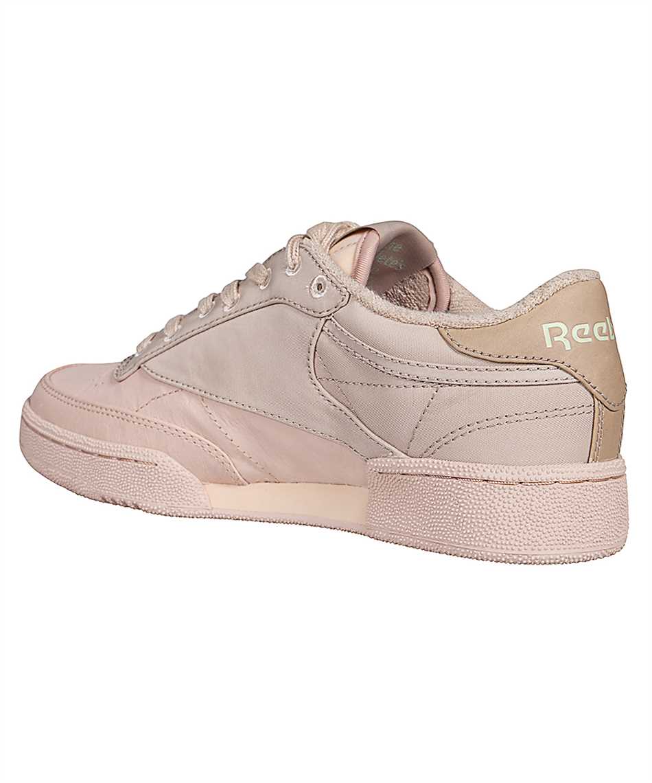 Low-top sneakers
