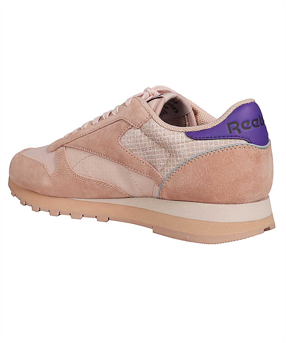 Low-top sneakers