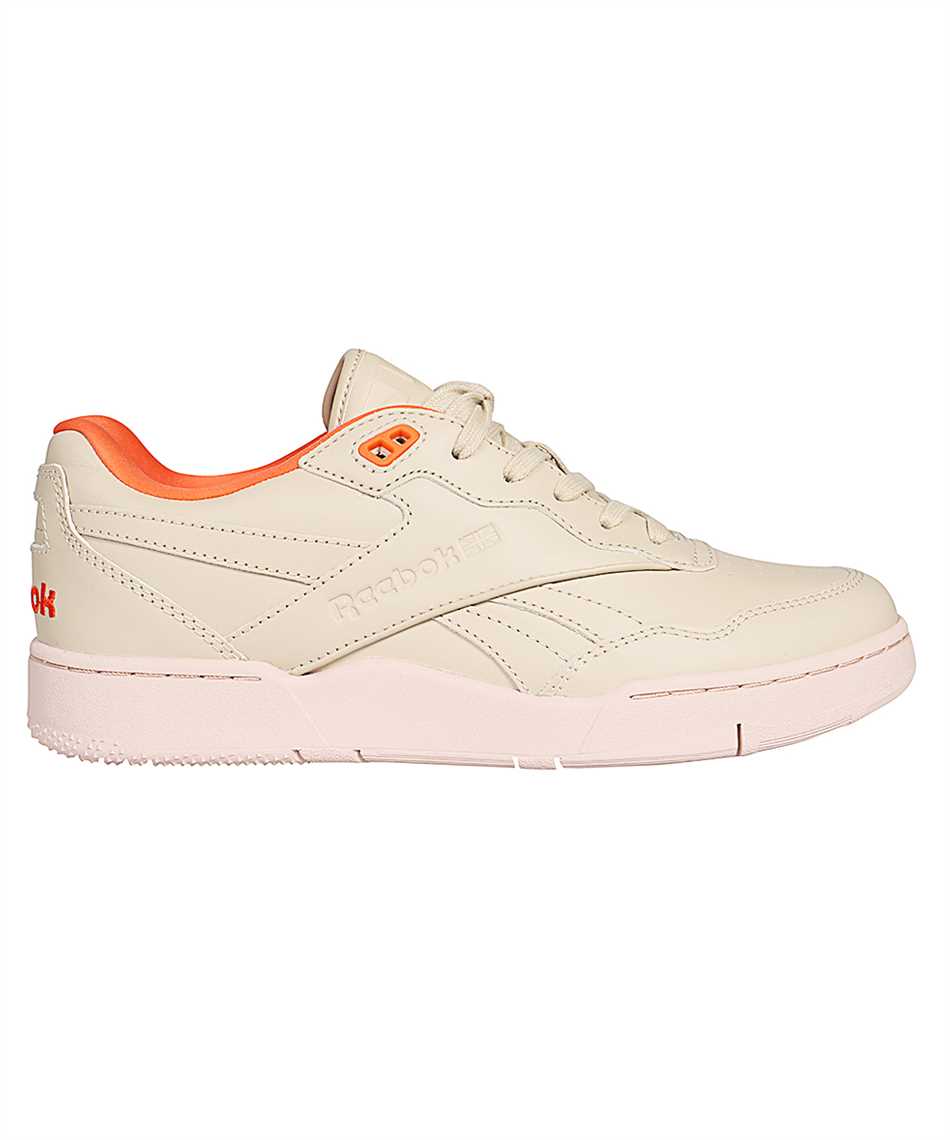 Low-top sneakers