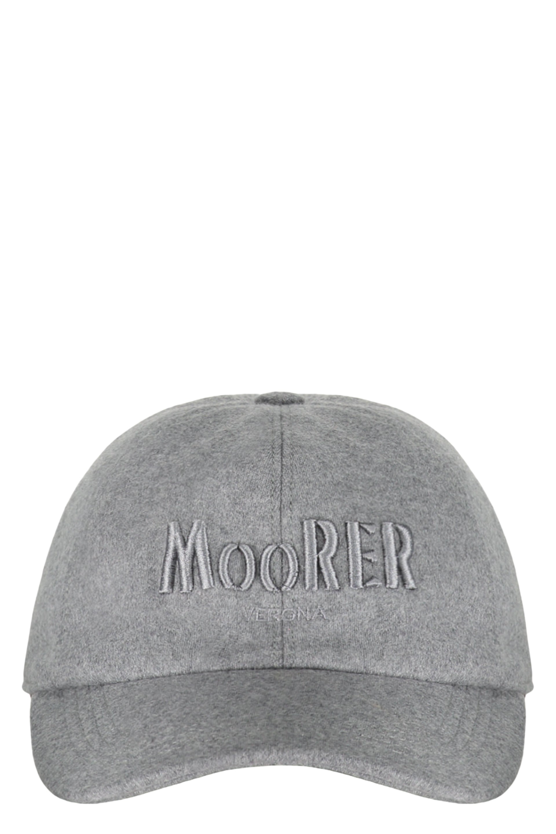 Baseball cap with logo