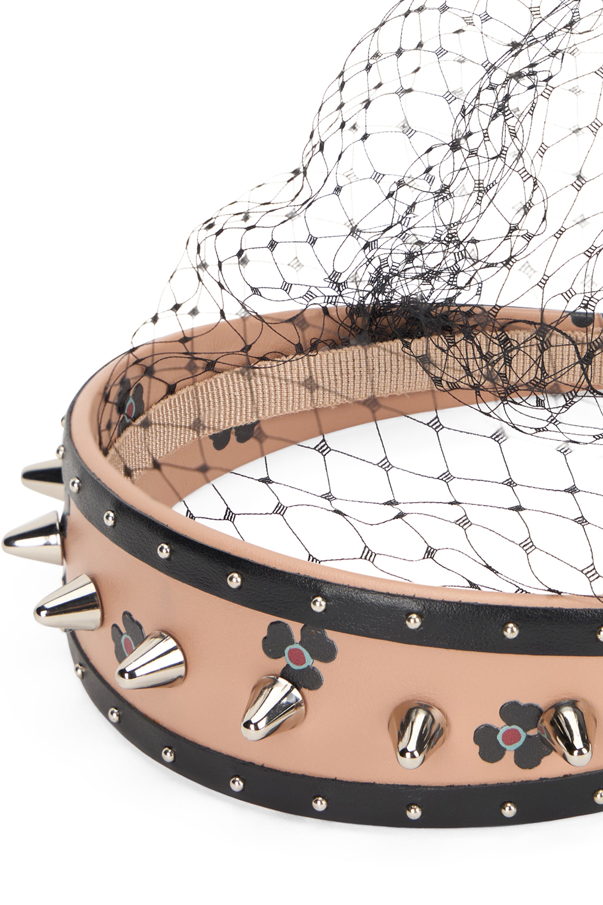 Bold necklace with original and unique design