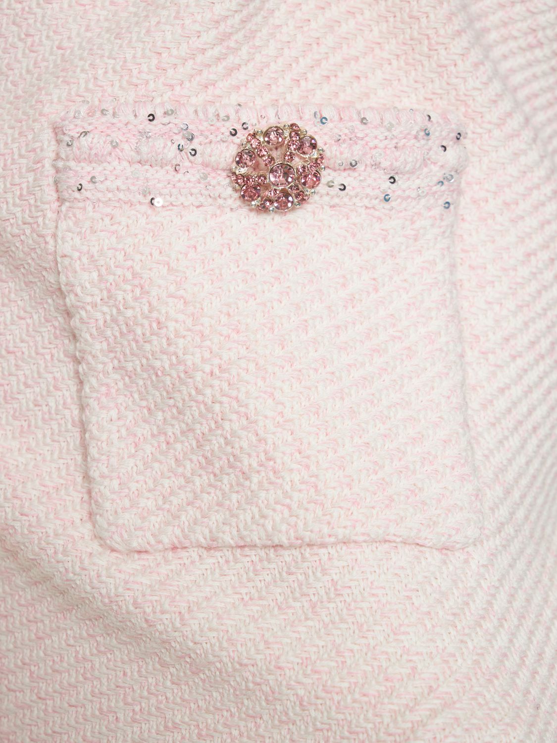 Short pink skirt with pockets