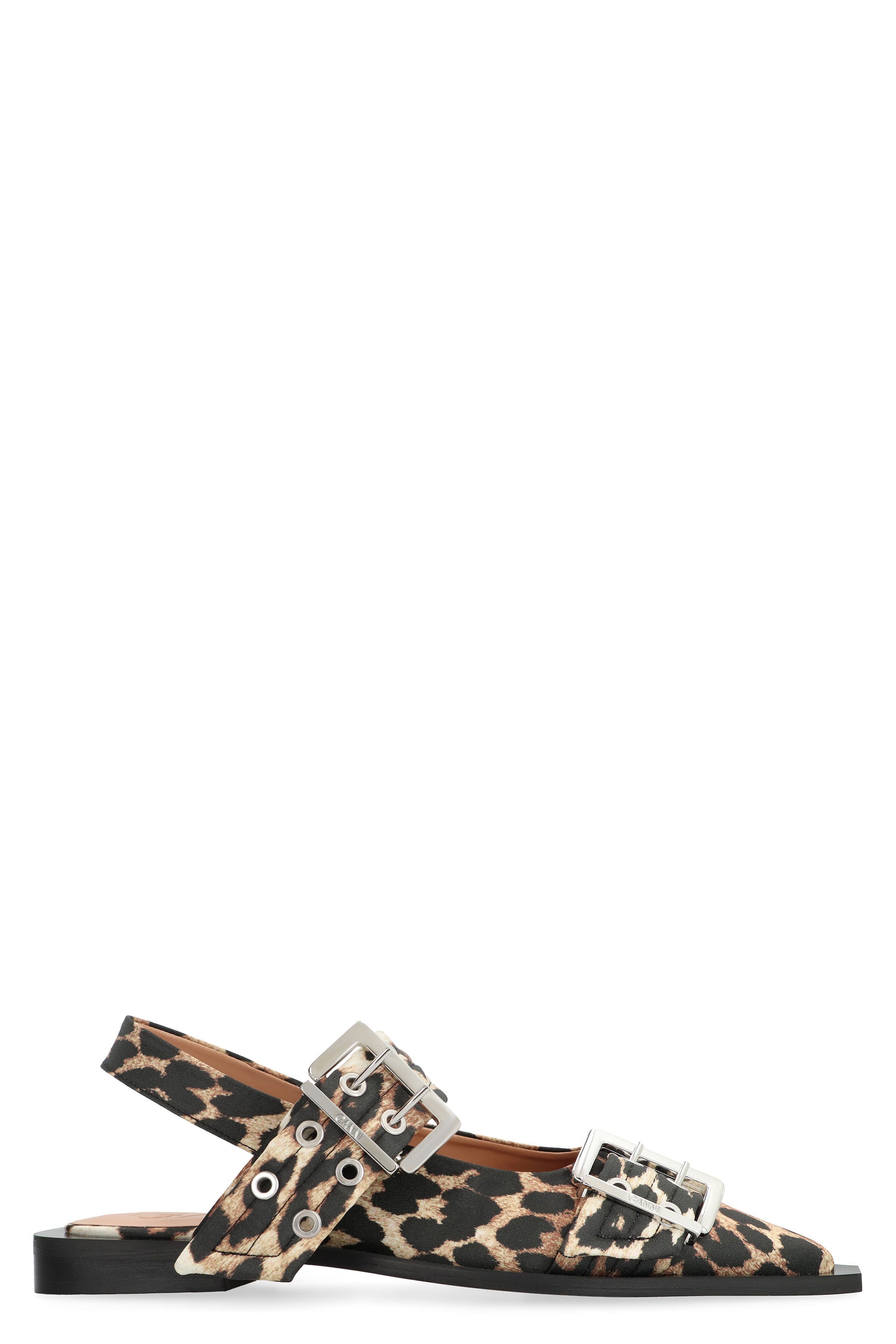 Feminine Fabric slingback pumps