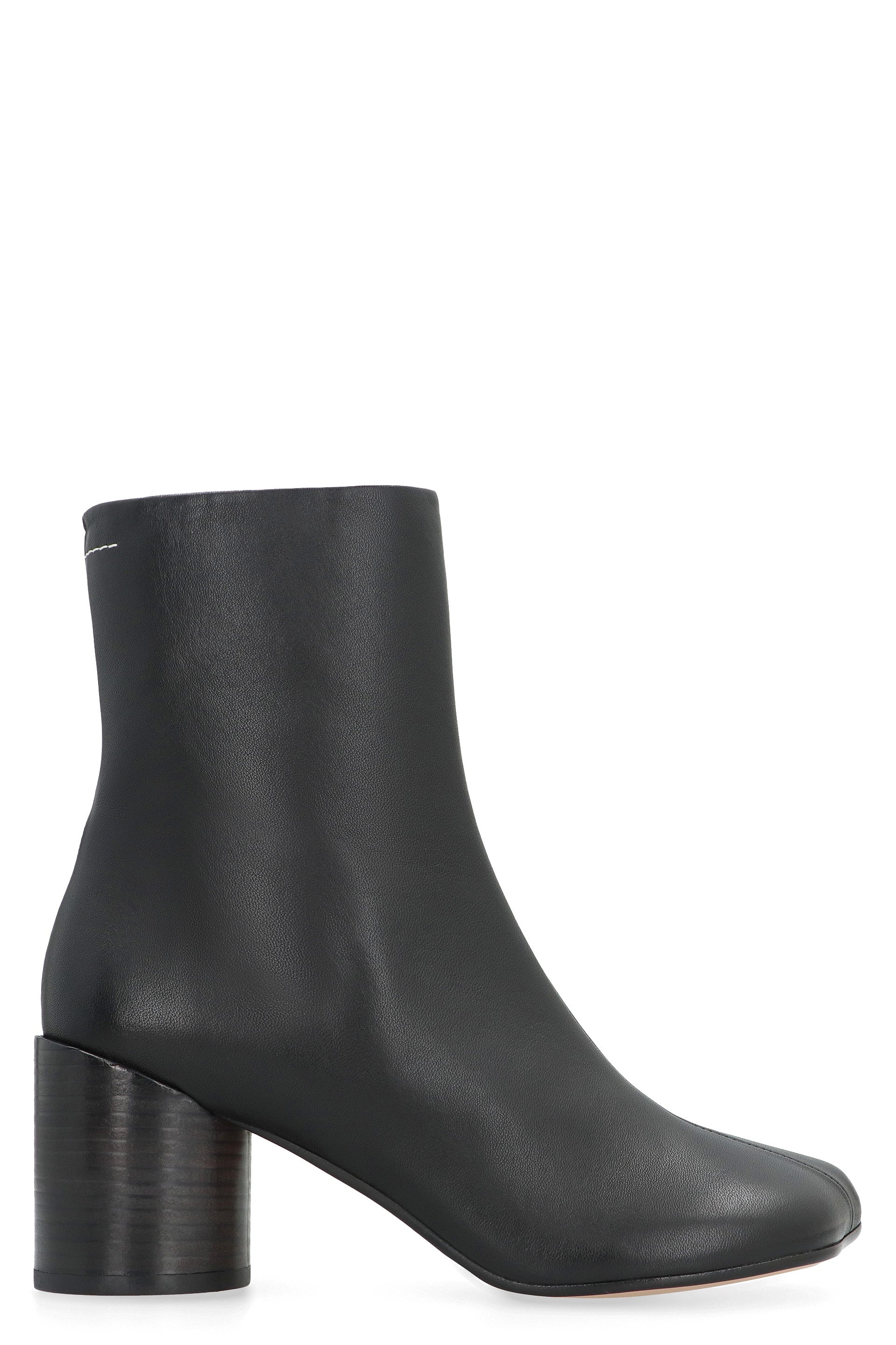 Anatomic leather ankle boots