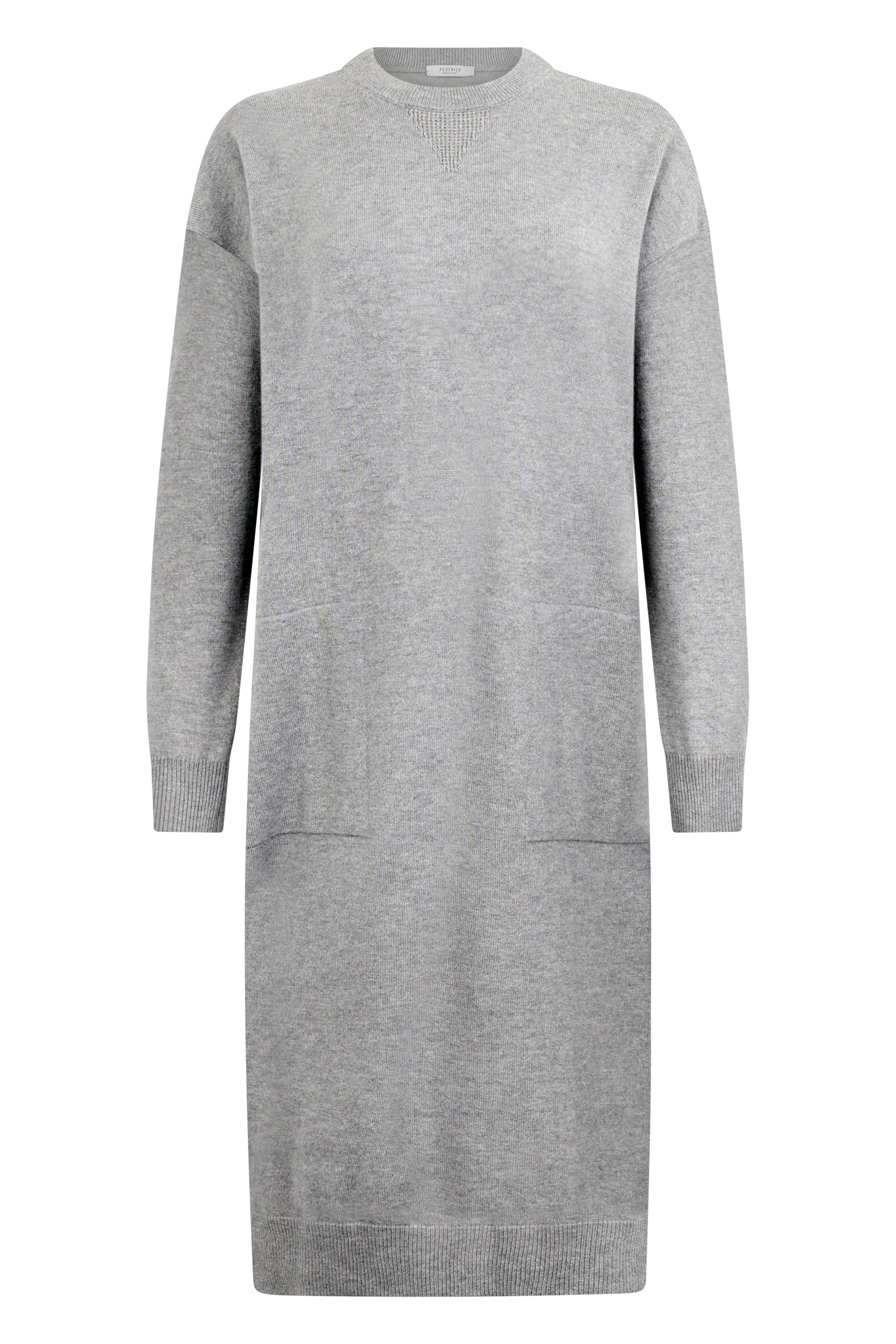 Gray dress with long sleeves, perfect for a casual and chic look.