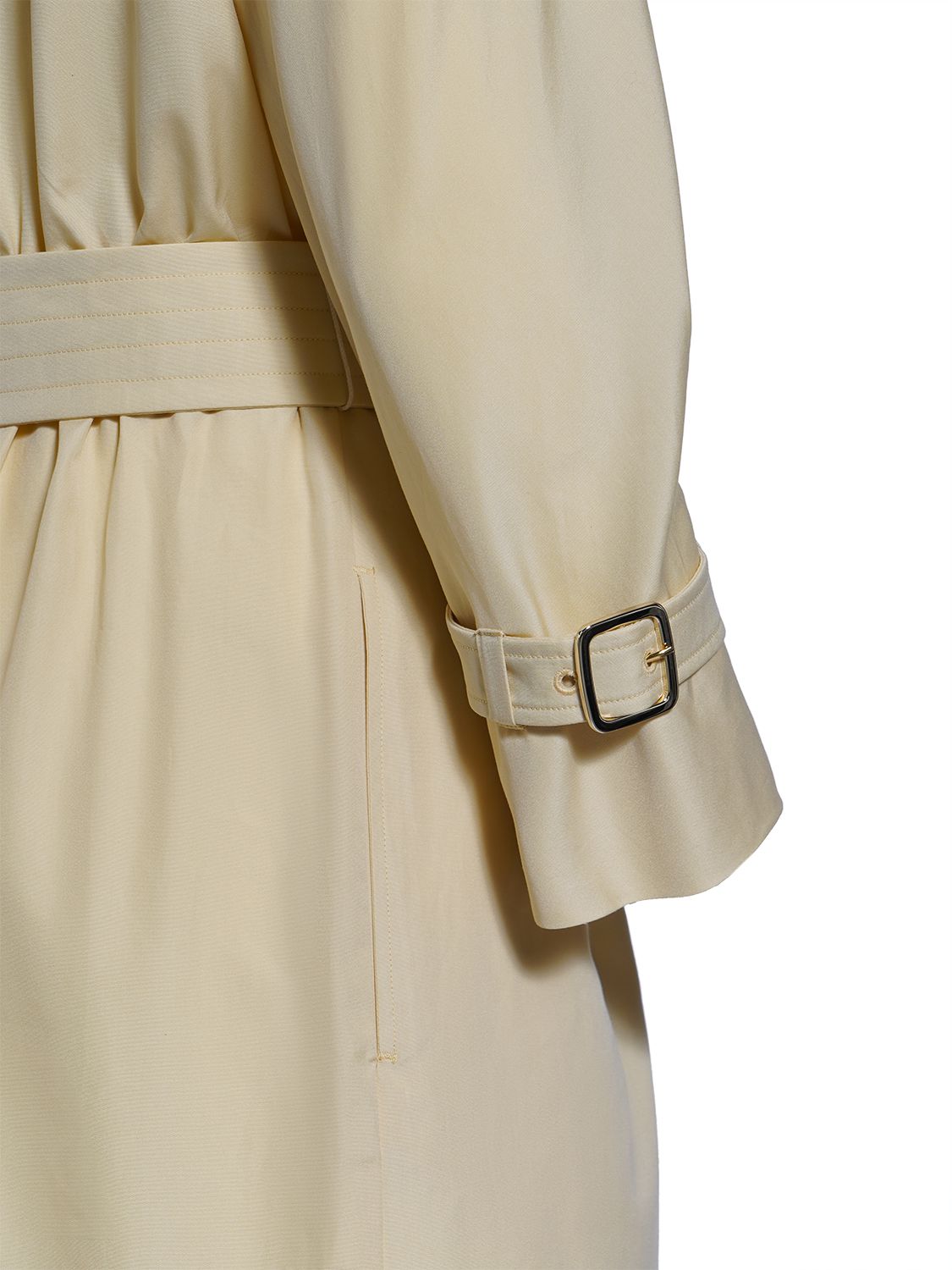 Elegant beige dress with adjustable belt