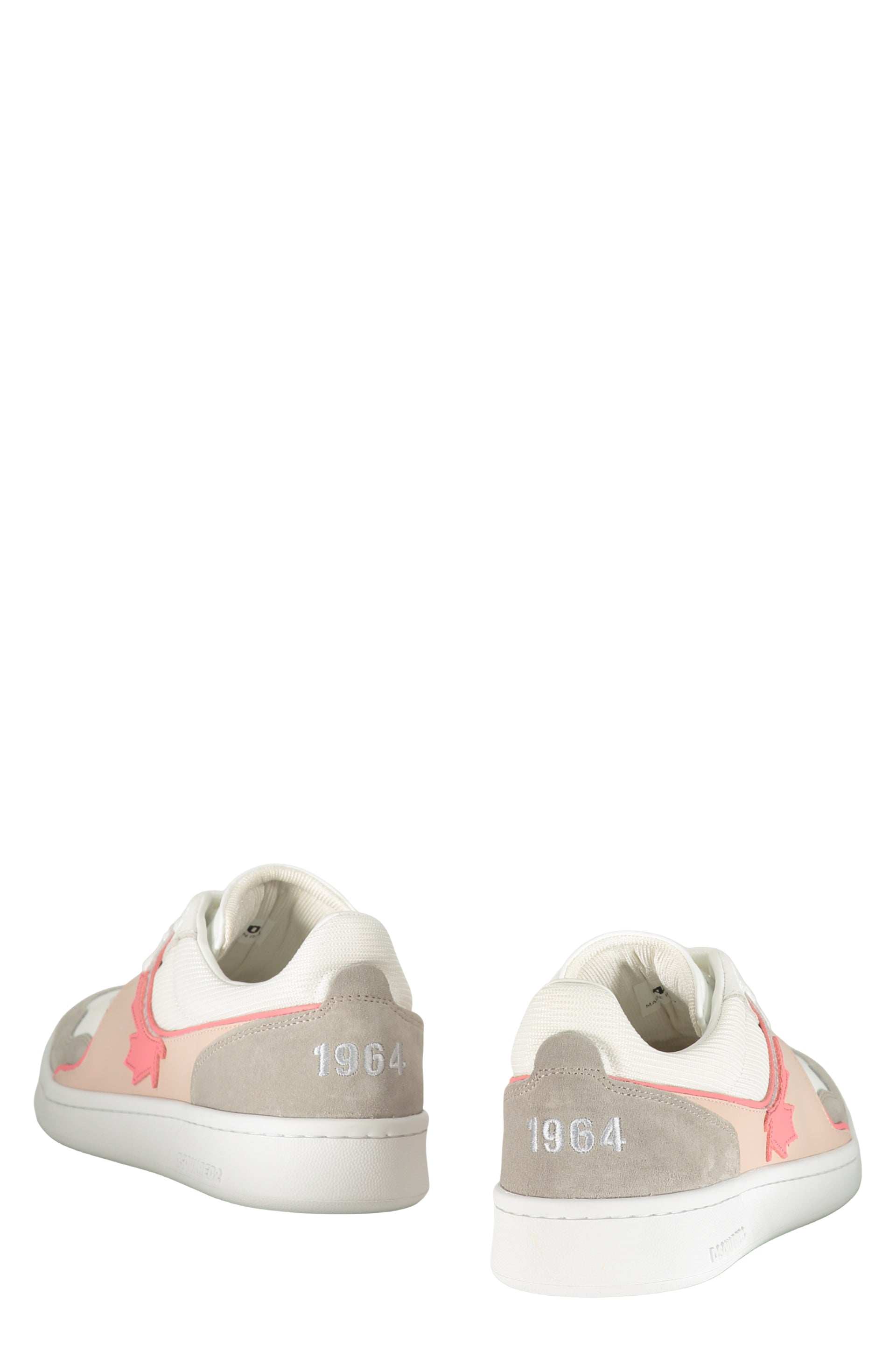 White low sneakers with contrasting details