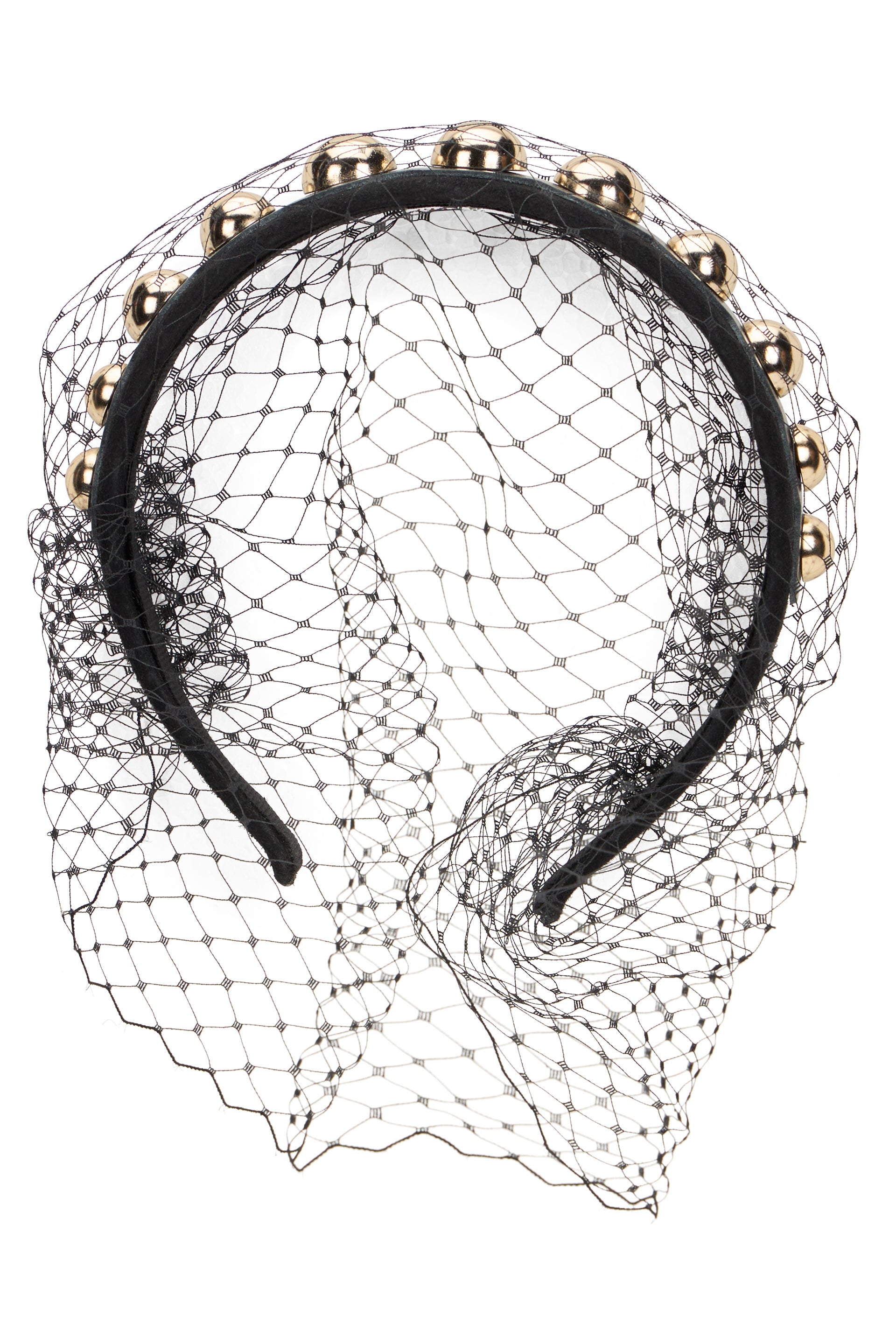 Black headband for elegant and versatile hair.