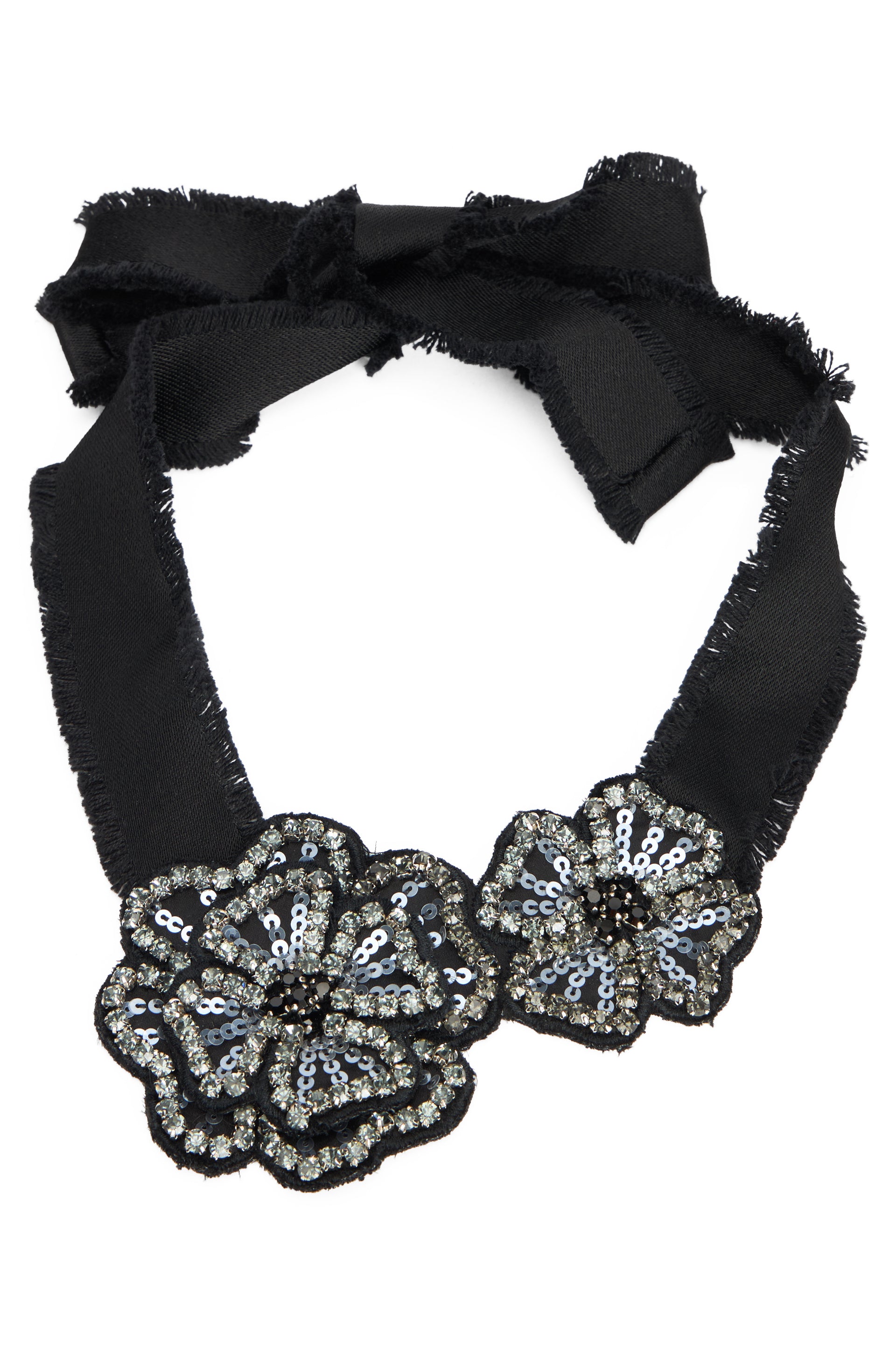Elegant black necklace with floral details embellished with sequins and stones.