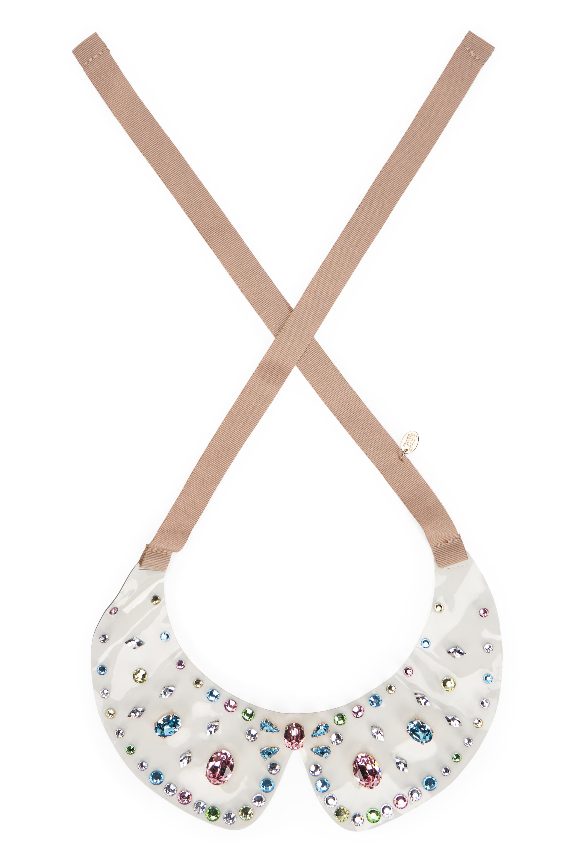 Modern necklace with elegant design and bright details.