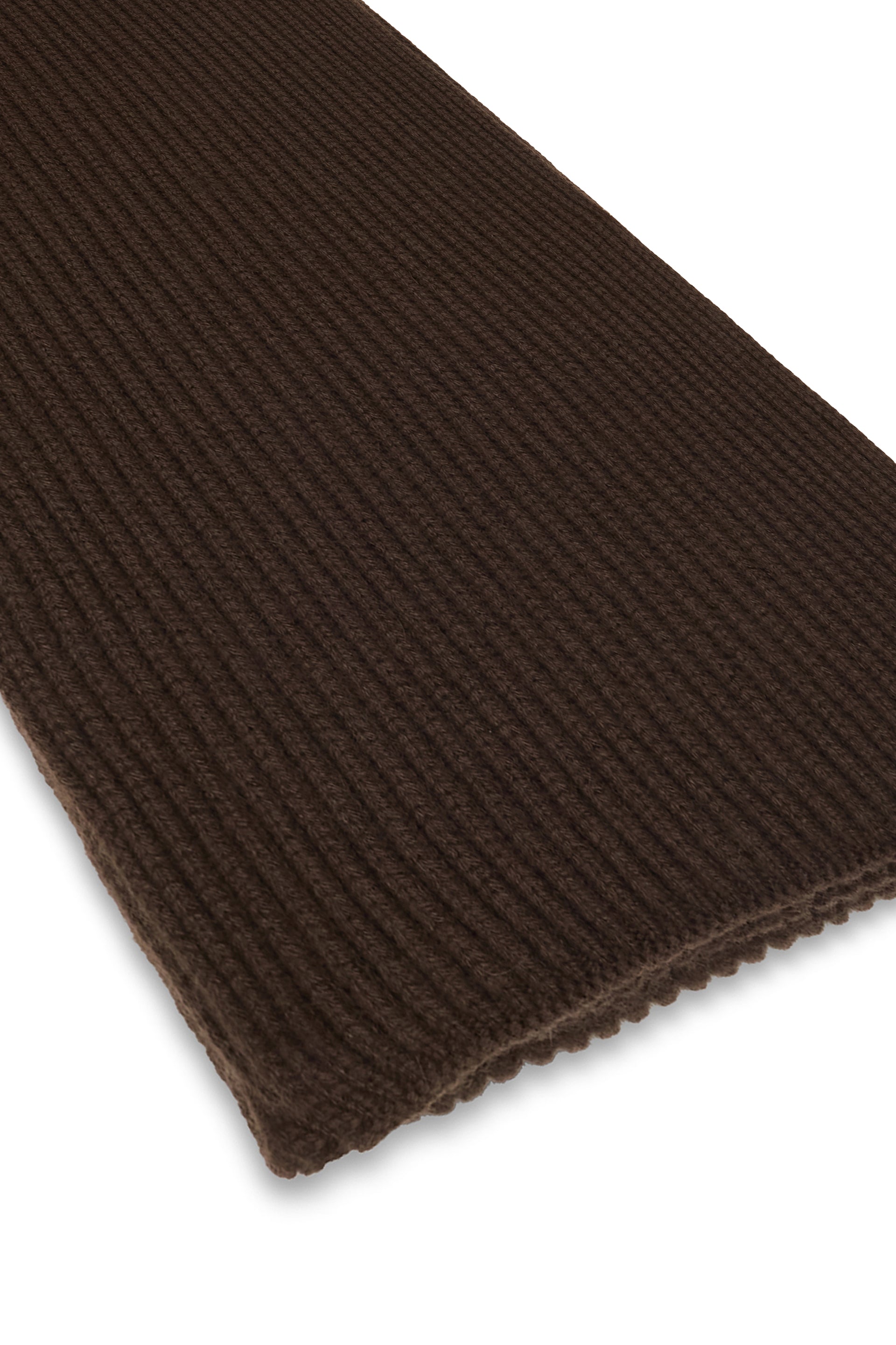 Brown knitted scarf perfect for the winter season.