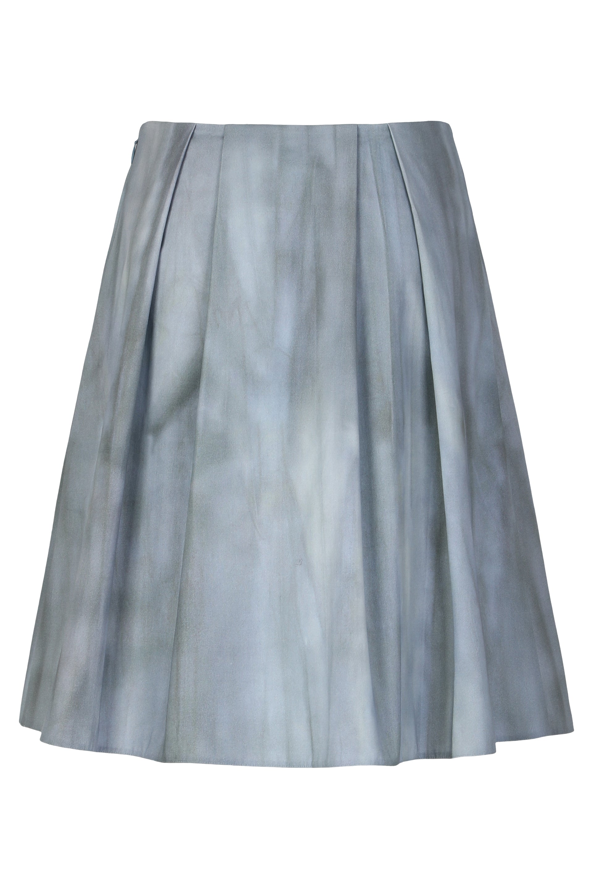 Knee-length pleated skirt