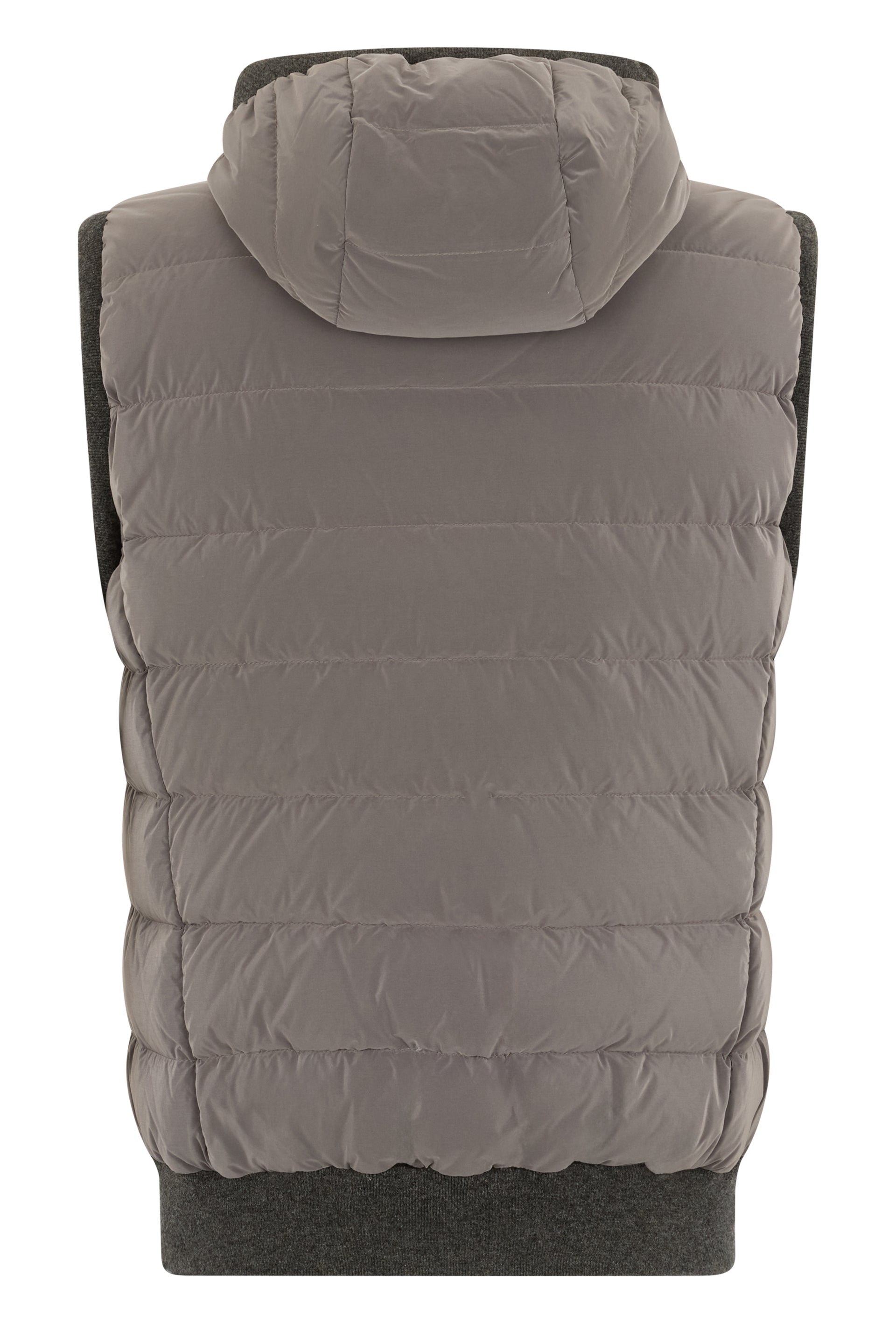 Elegant and versatile quilted vest for any occasion