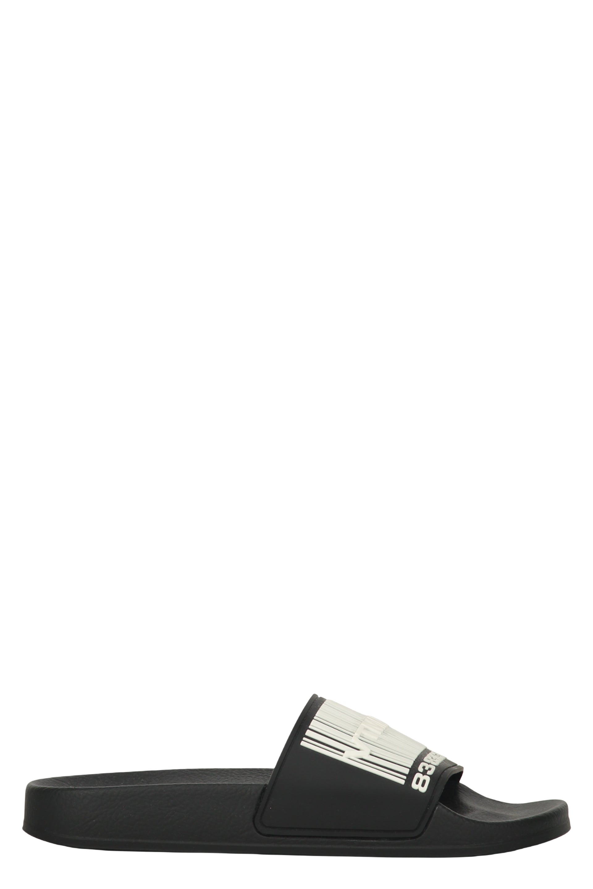 Minimalist black slippers for daily comfort