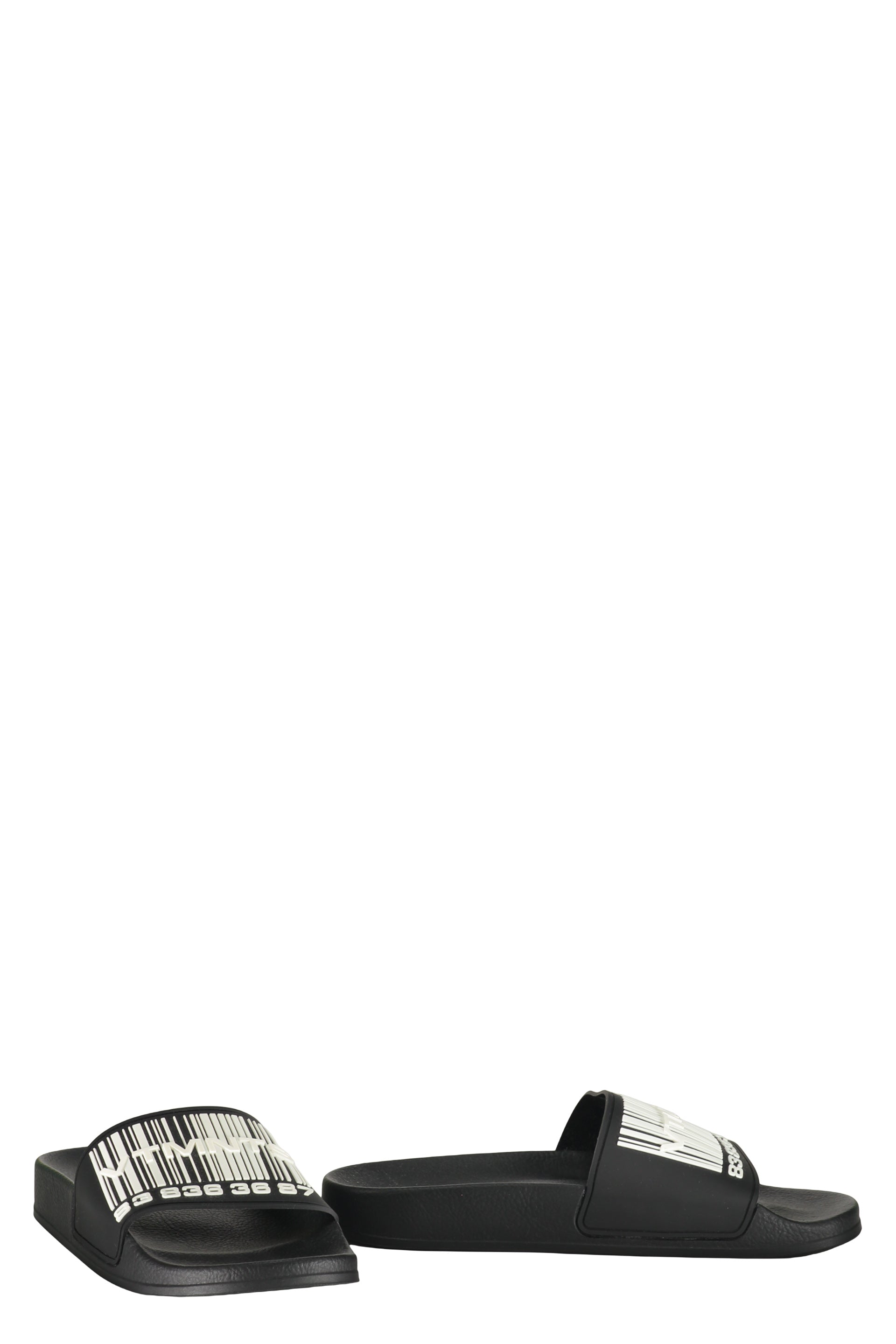 Minimalist black slippers for daily comfort